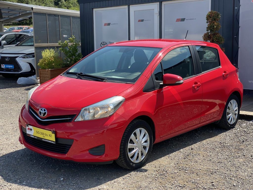 Toyota Yaris, 1.0i,ČR-1.maj,Active,nová STK - fotka 3