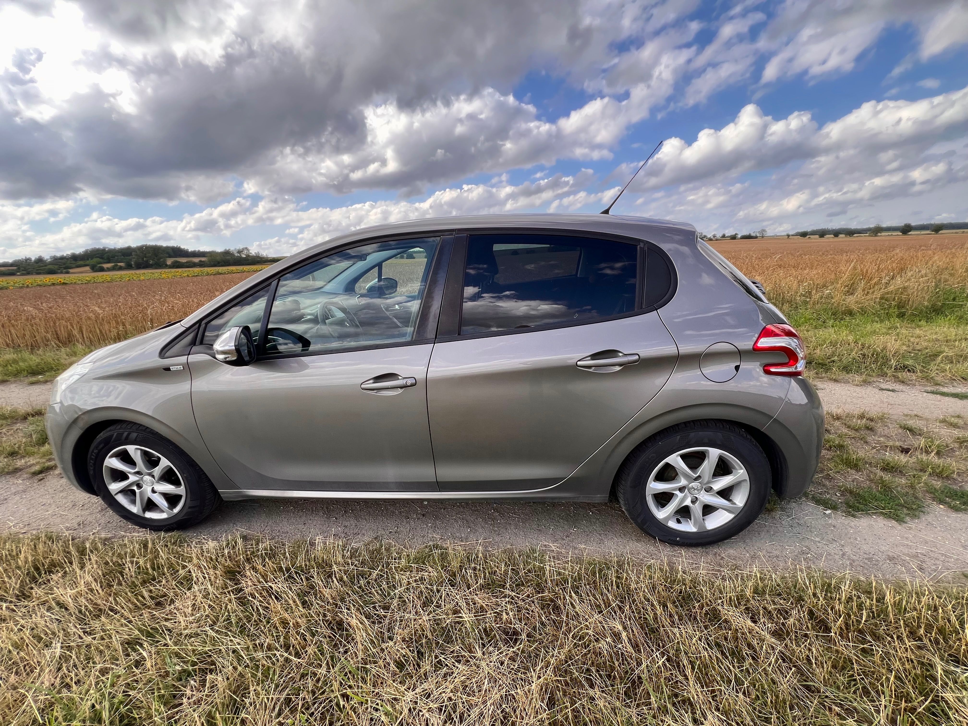 Peugeot 208, 1.2 VTi, servisní knížka - fotka 2