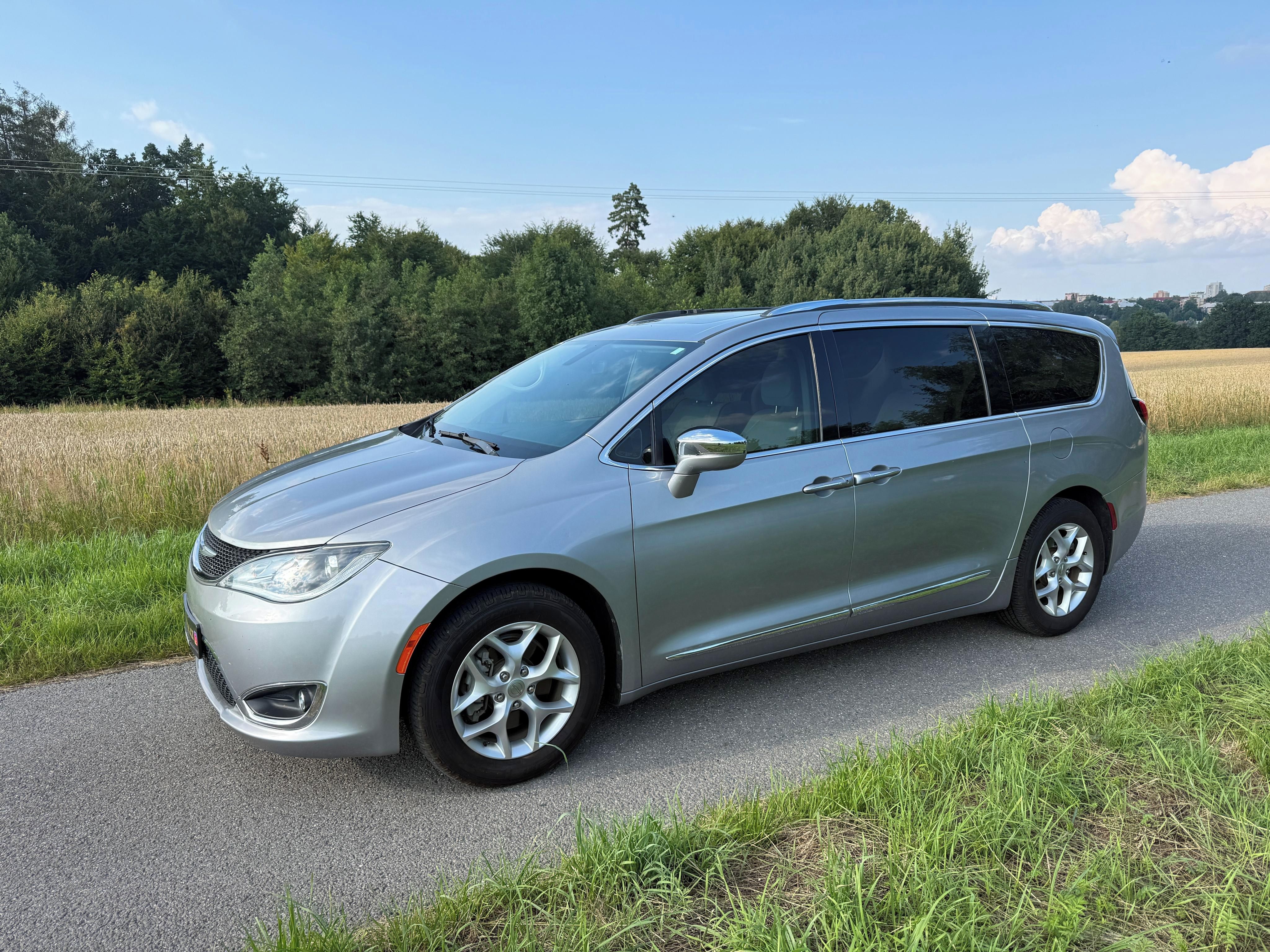 Chrysler Pacifica, LIMITED FULL , 1 rok záruka