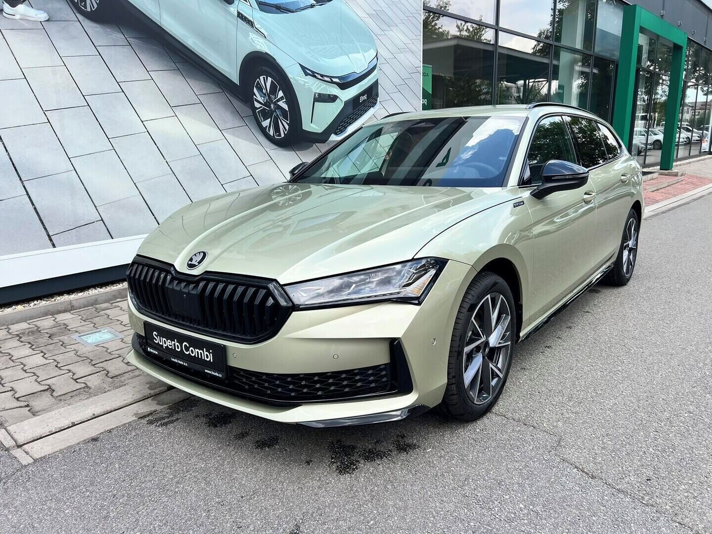 Škoda Superb, Combi Sportline 2,0 TSI 4x4 19
