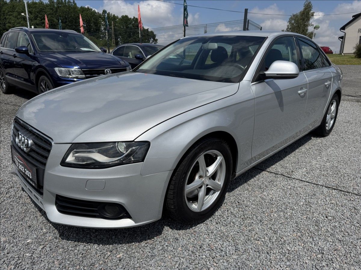 Audi A4, 2,0   TDI 105 KW XENON SERVISK - fotka 3