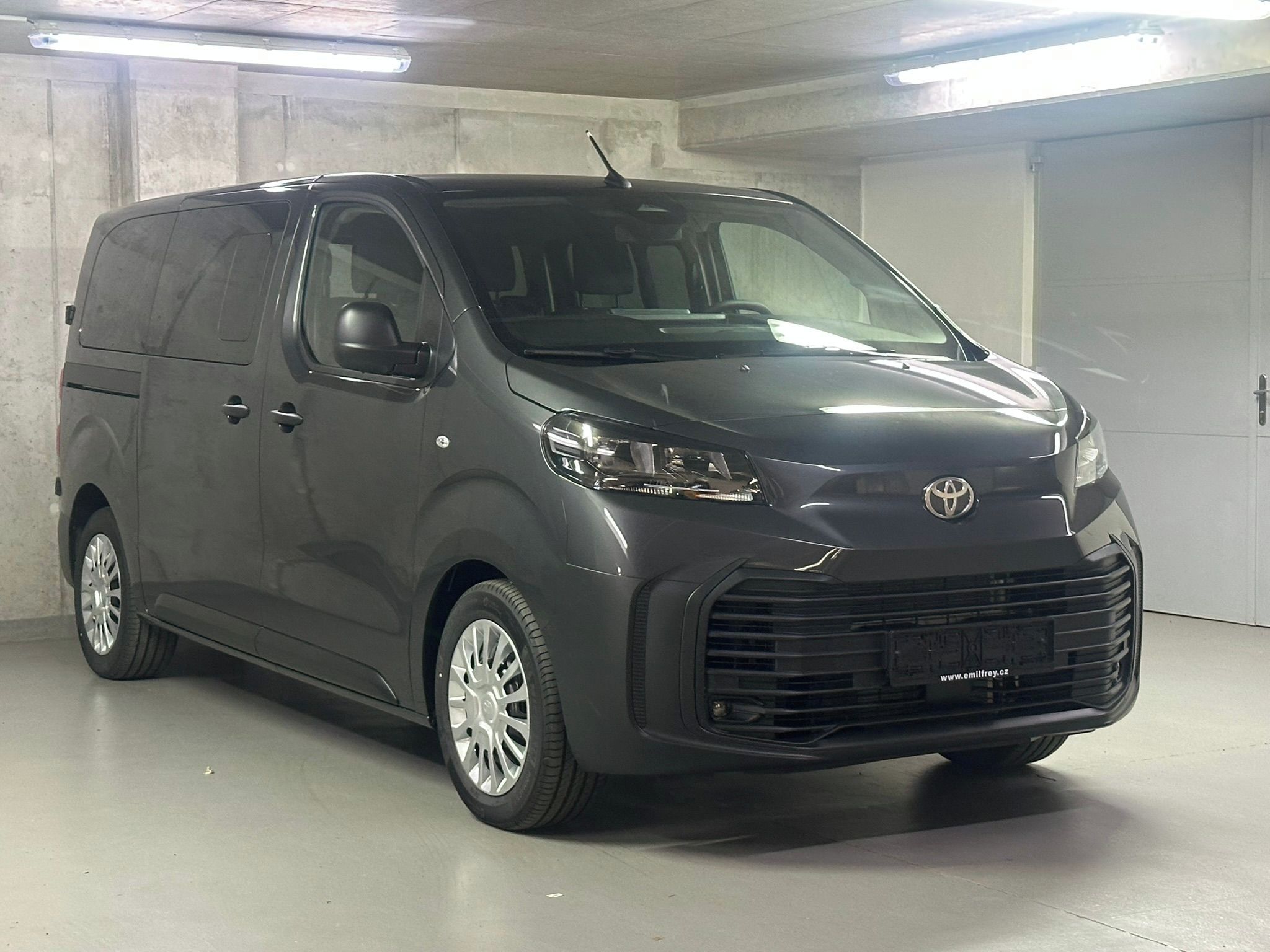 Toyota Proace Verso, 2.2 D 150 k L1 Combi - fotka 3