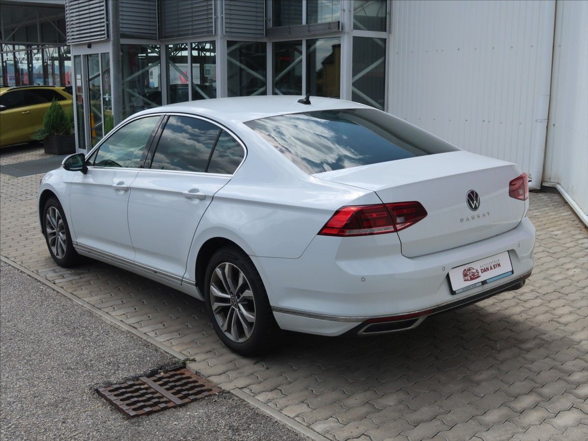 Volkswagen Passat, 2,0 TDI DSG ELEGANCE 1.MAJ. CZ - fotka 4