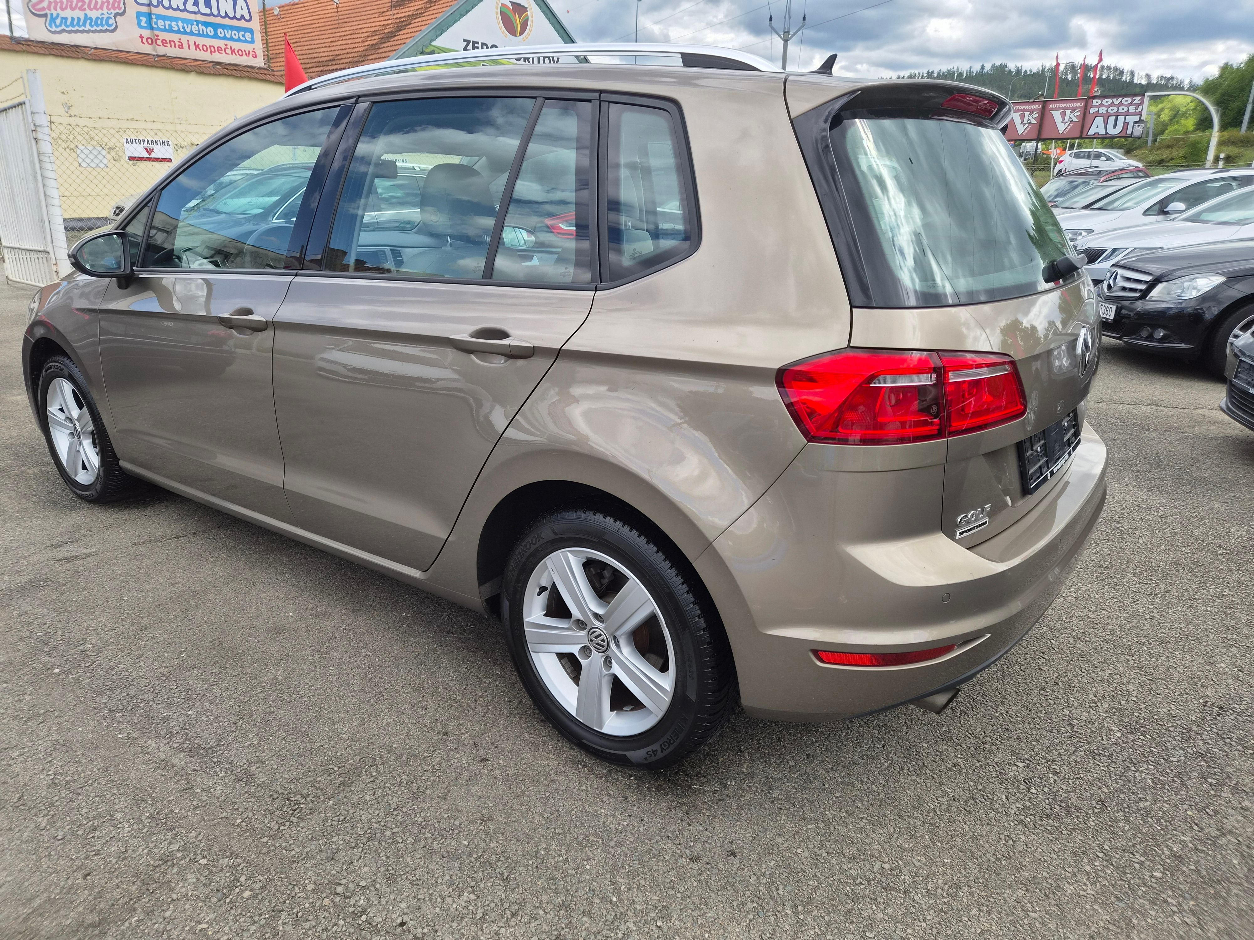 Volkswagen Golf Sportsvan, 1,2 TSI 81 KW DSG,66 594 KM - fotka 3