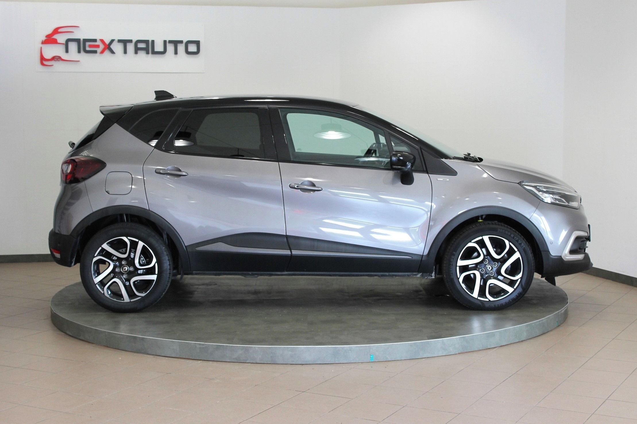 Renault Captur, 1.3 TCe 110kW AUTOMAT, BOSE - fotka 6
