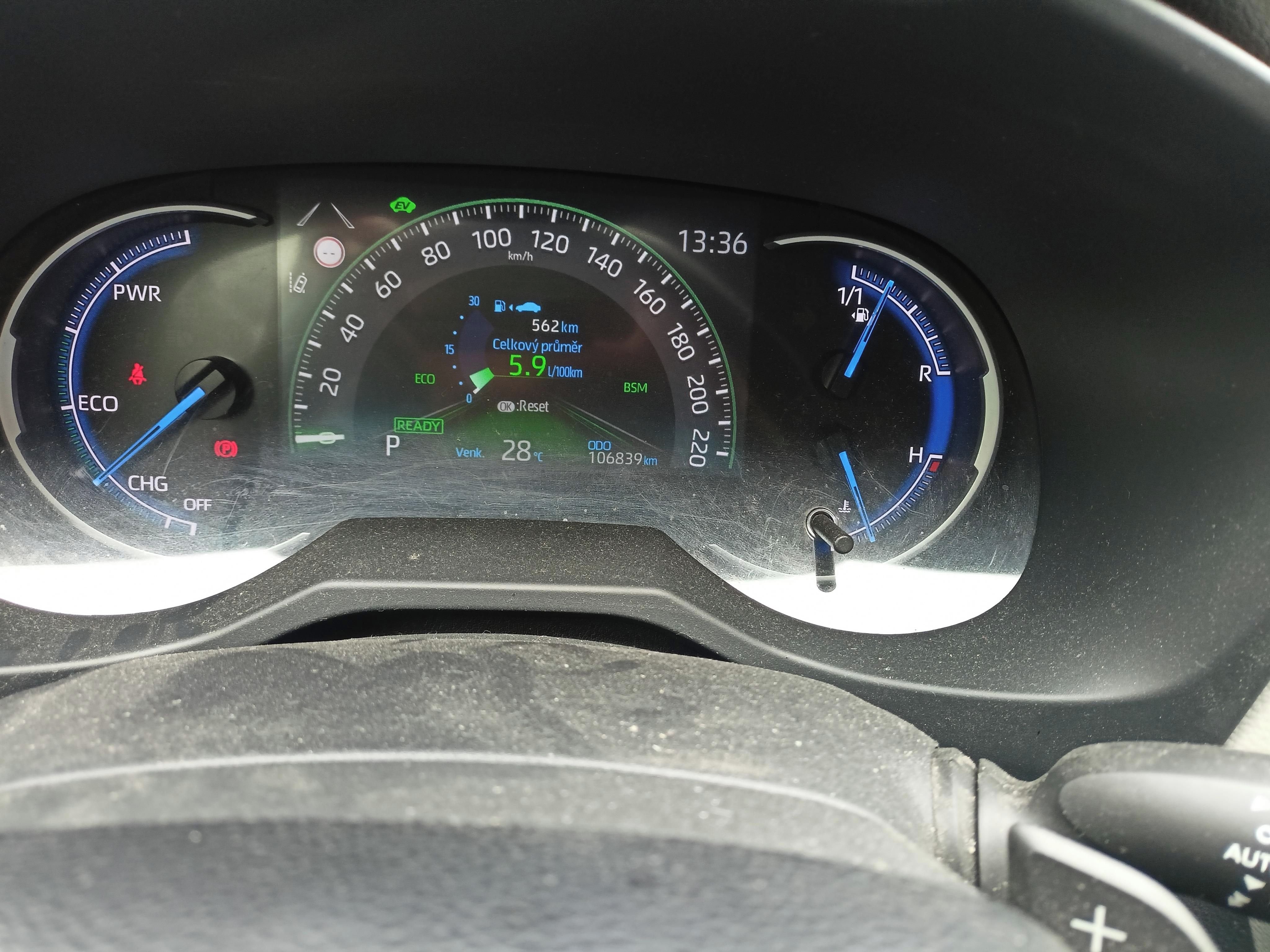 Toyota Rav4, 2.5 Hybrid 4x4 Executive e-CVT - fotka 6