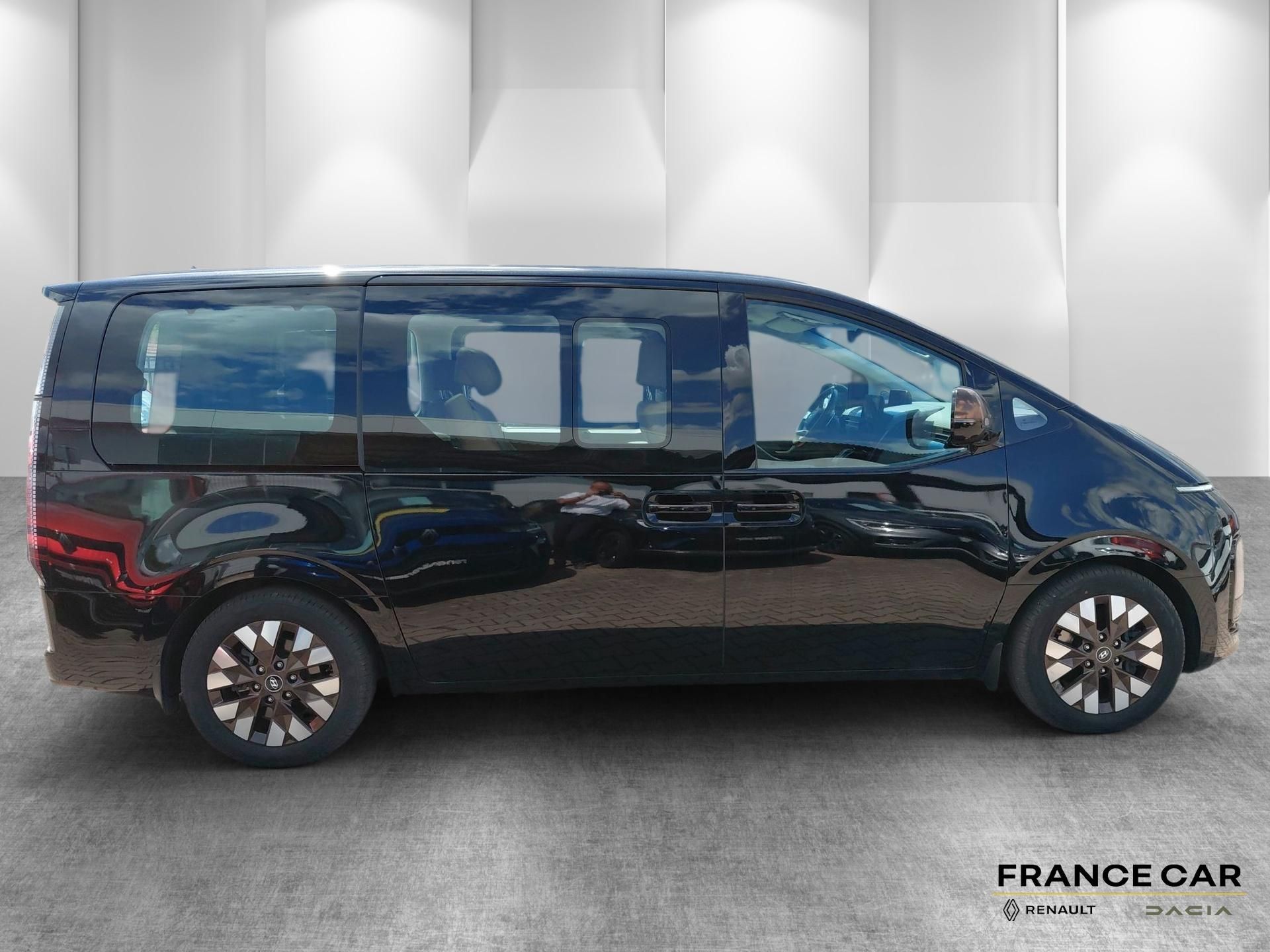 Hyundai Staria, 2.2D 4x4 DCT LUXURY BRASS PANO - fotka 4