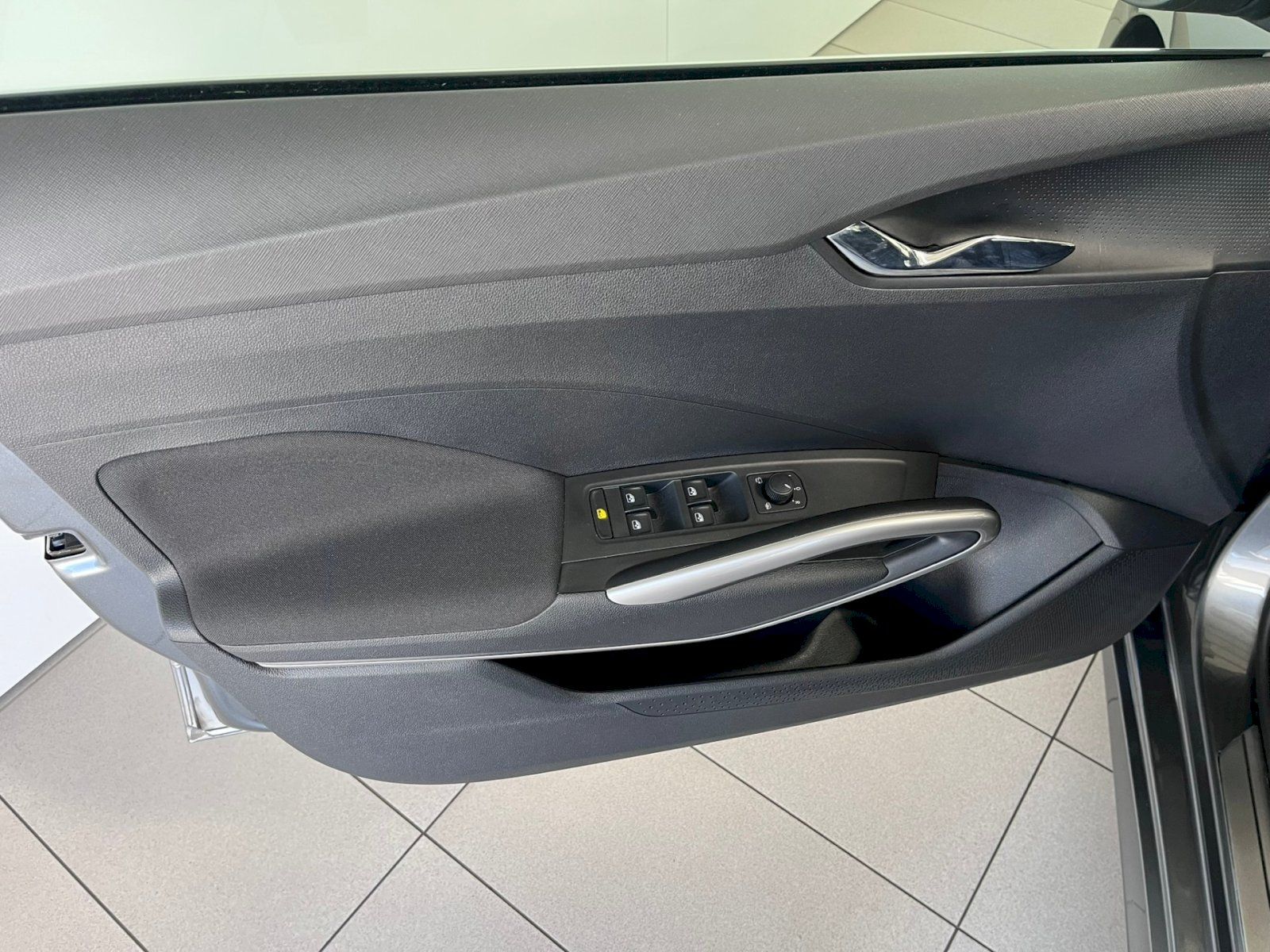 Škoda Fabia, 1,0 TSI 85 kW M6F Top Selectio - fotka 6