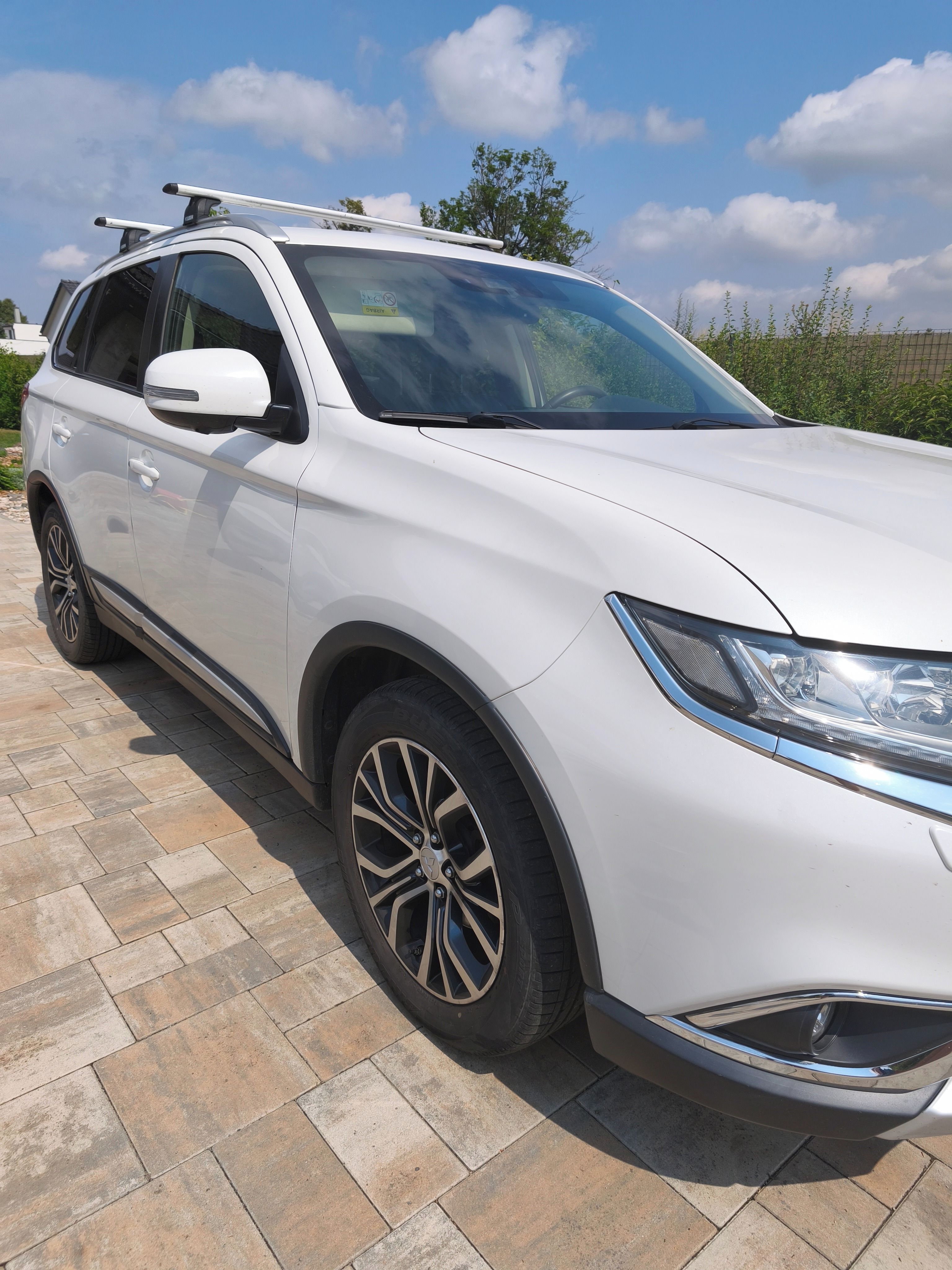 Mitsubishi Outlander, 2.2DI-D 4x4 S-AWC 7míst - fotka 5