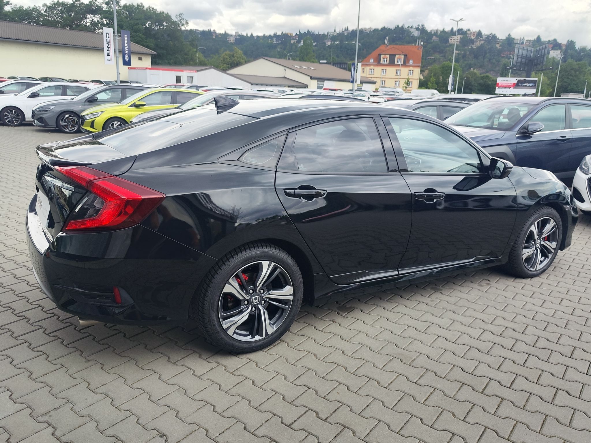 Honda Civic, 1.5 i-VTEC/134kW Executive - fotka 5