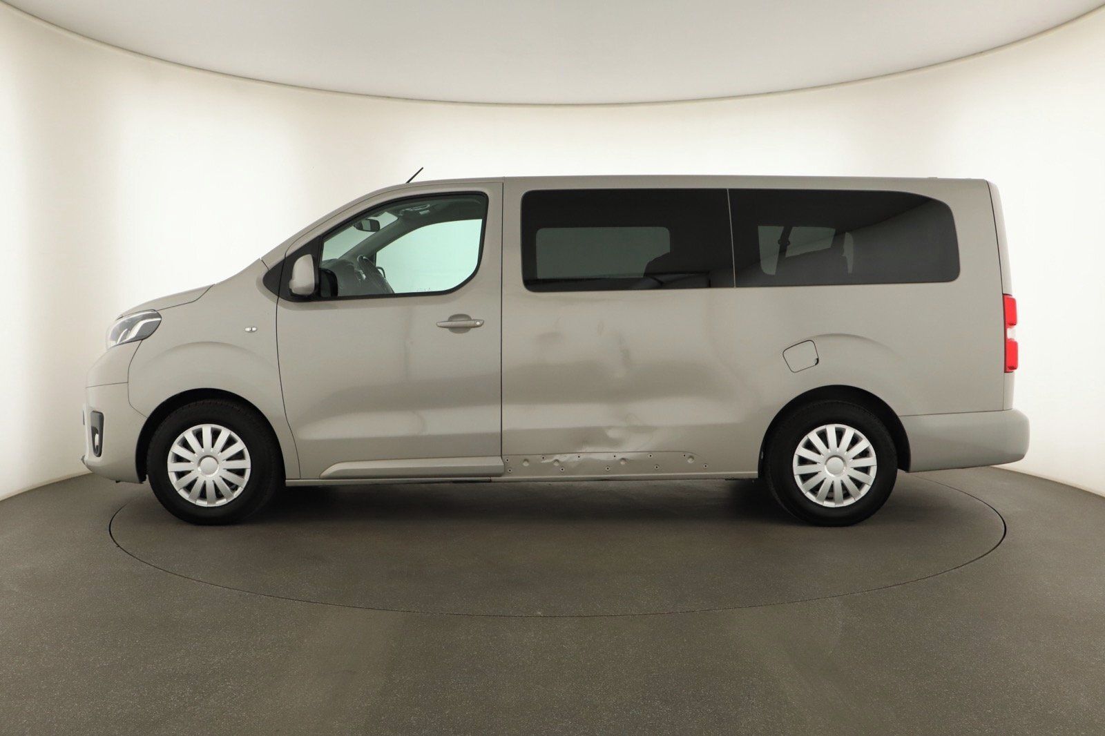 Toyota Proace Verso, 2.0 D-4D, 9 míst, L2 - fotka 3