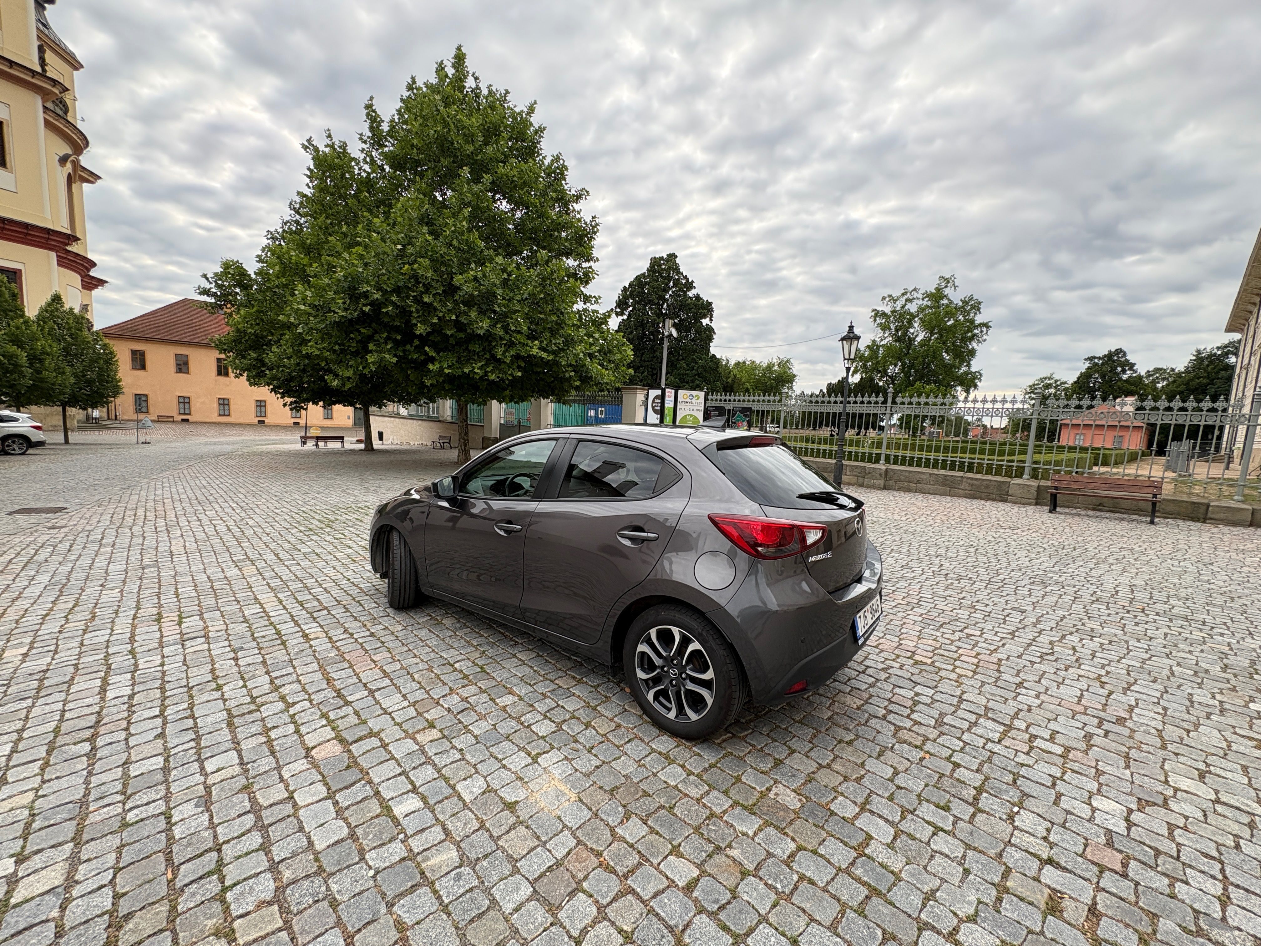 Mazda 2, 1.5 benzín, serviska, výbava - fotka 2