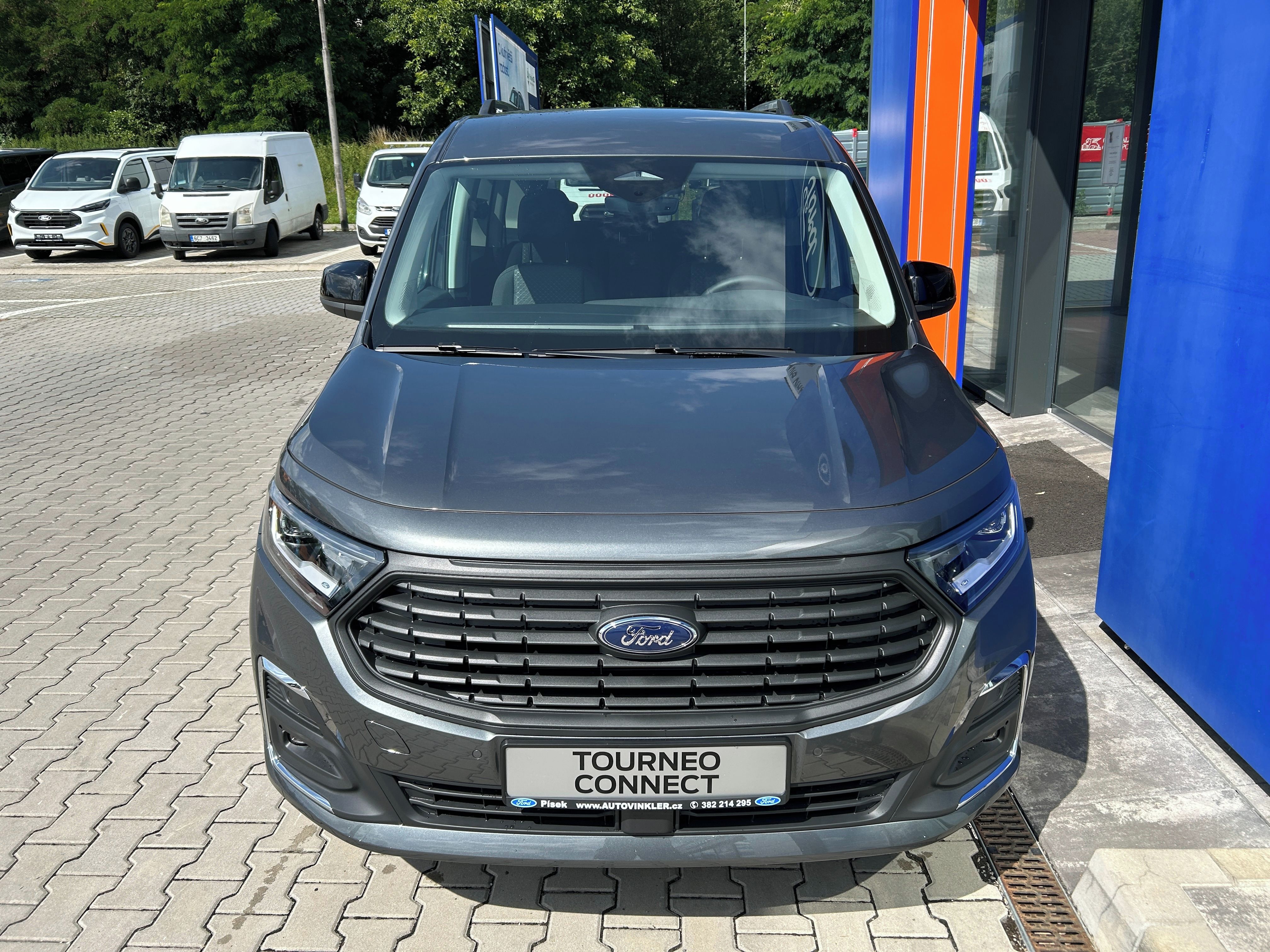 Ford Tourneo Connect, 1.5 Ecoboost 85kW AT Titanium - fotka 2