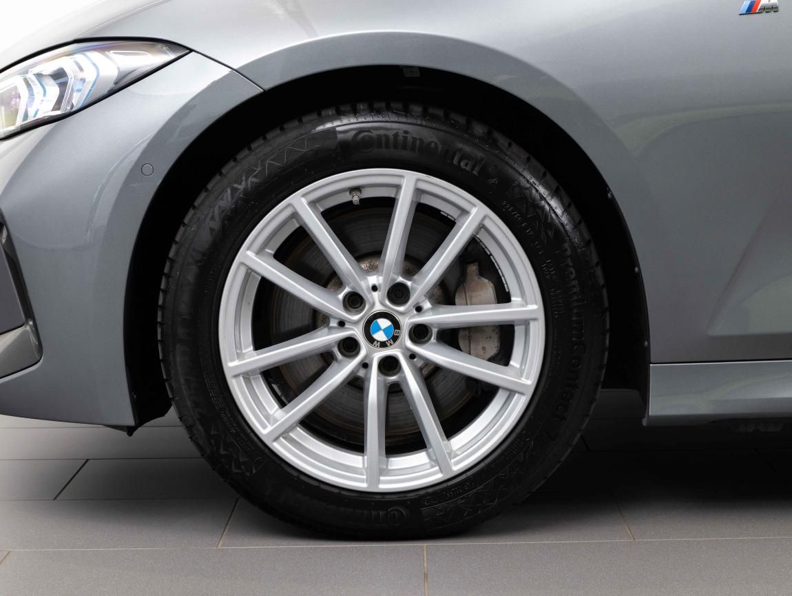 BMW Řada 3, 330i xDrive - fotka 6