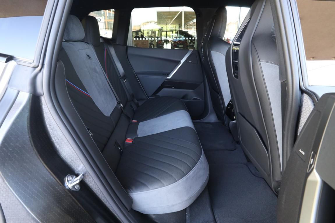 BMW iX, xDrive45 - fotka 6
