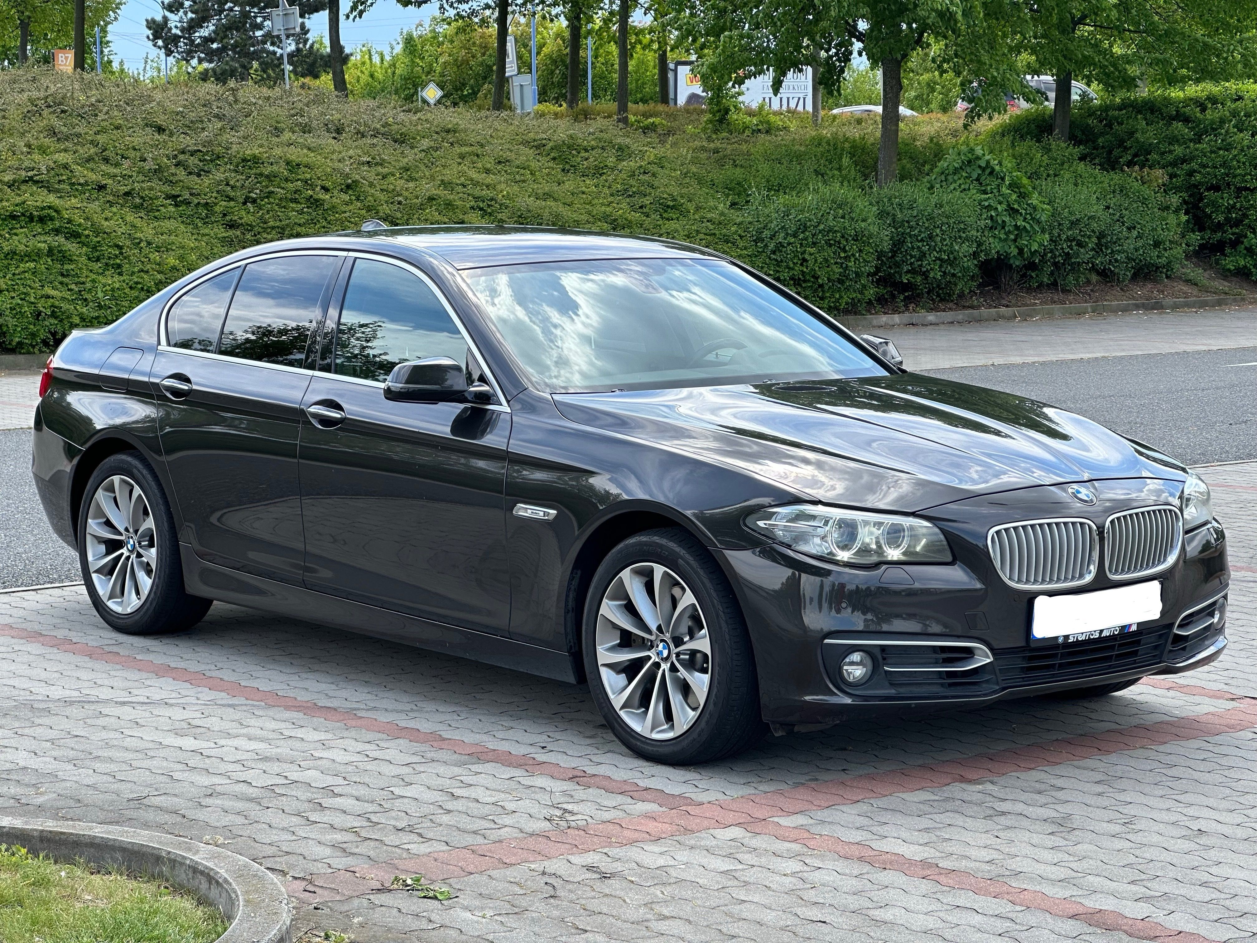BMW Řada 5, 530d xDrive 190kW - fotka 3