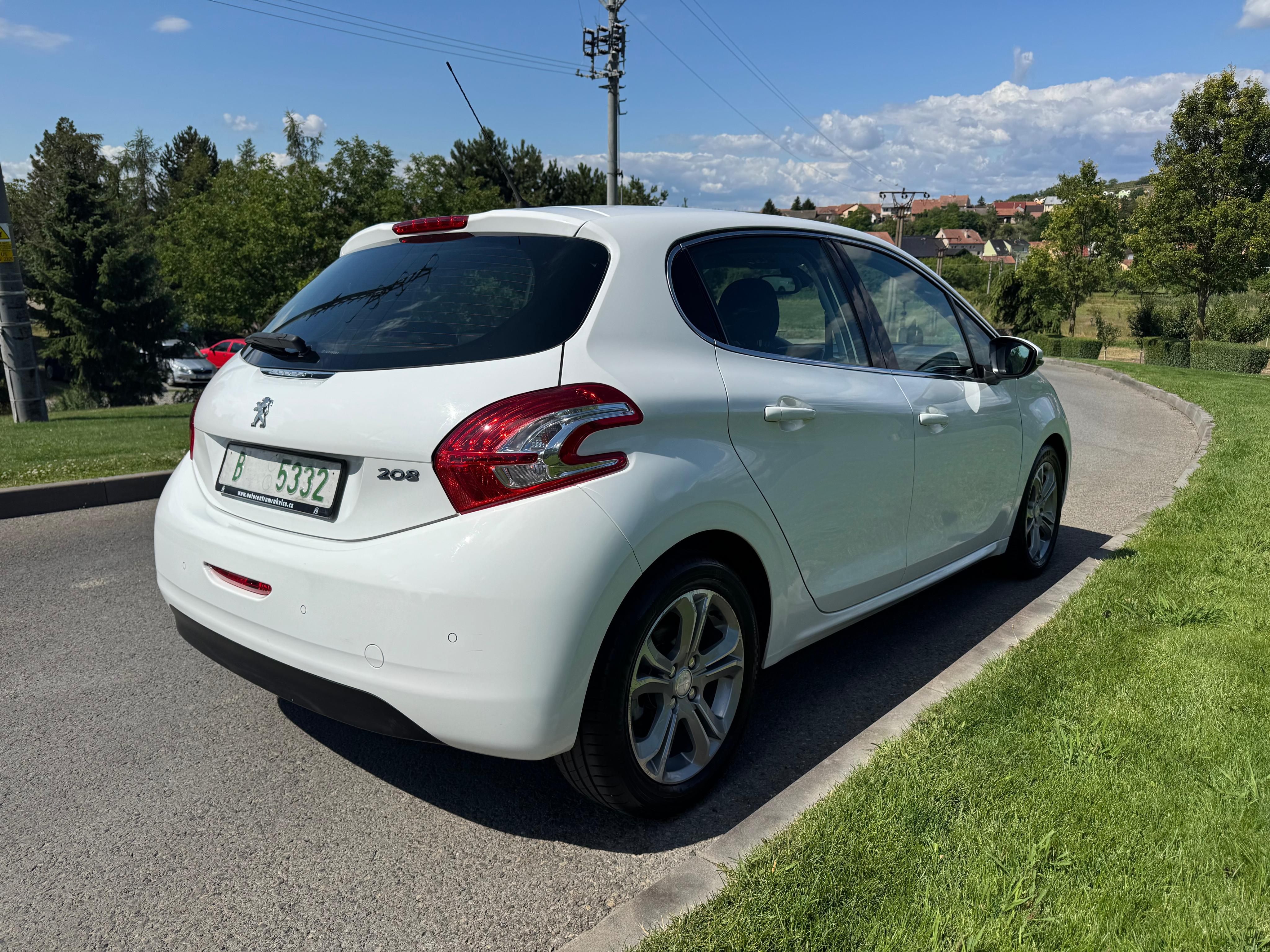 Peugeot 208, 1.4 i 70Kw NAV - fotka 6