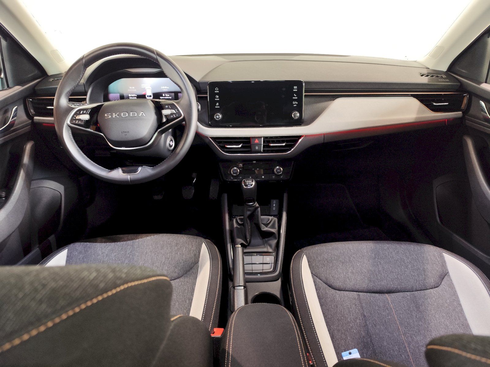 Škoda Scala, SCALA TOP SELECTION 1.0 TSI 85 - fotka 5