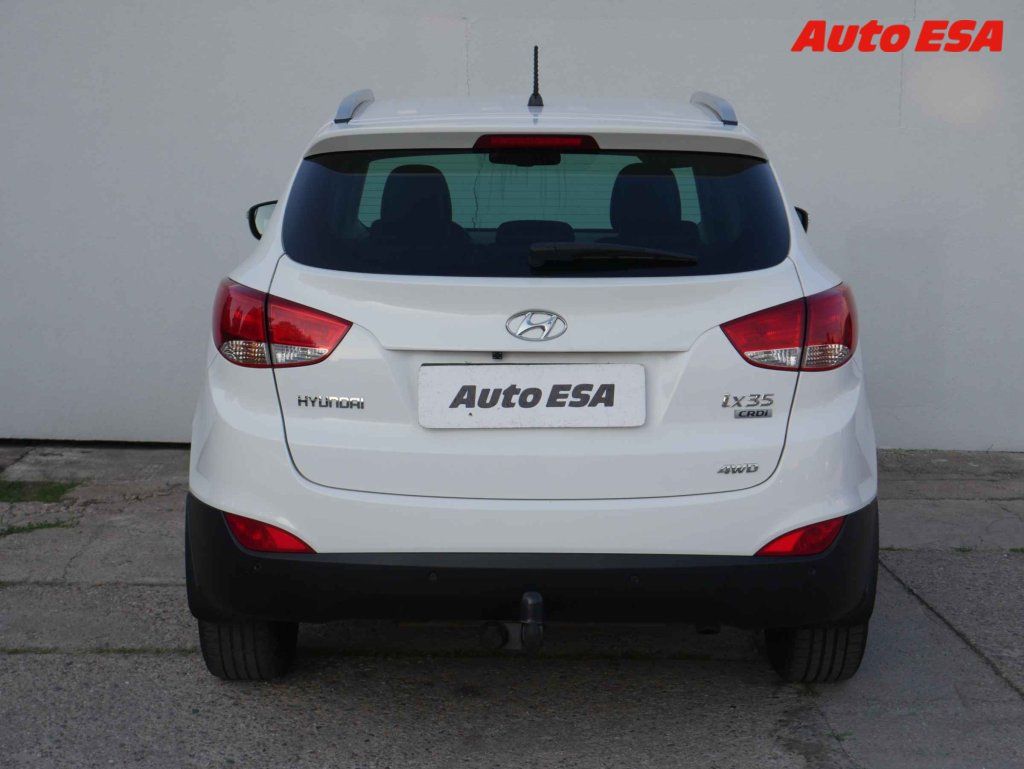 Hyundai ix35, 2.0CRDi 4x4,AC - fotka 5