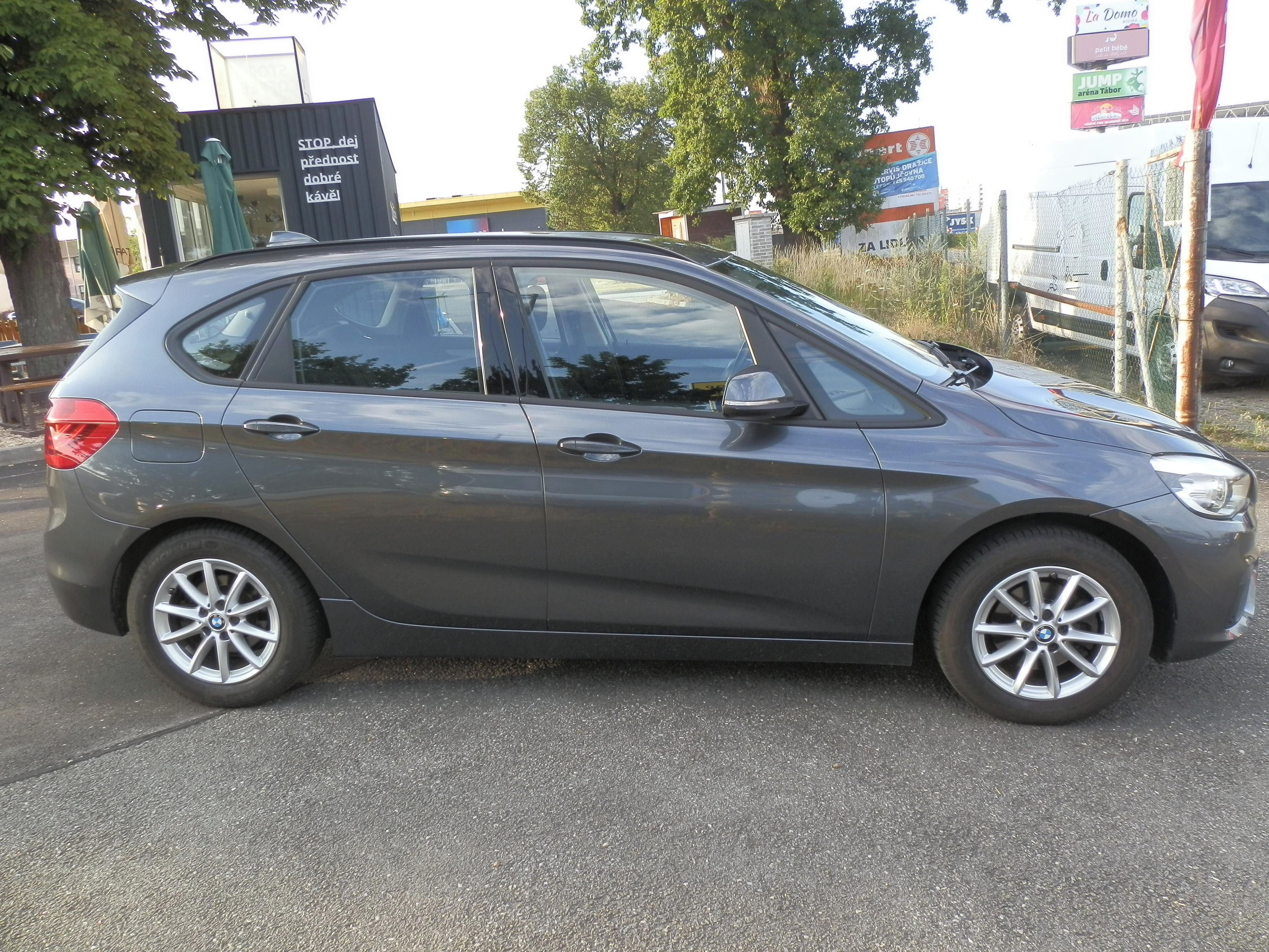 BMW Řada 2, 218i ACTIVE TOURER - fotka 6