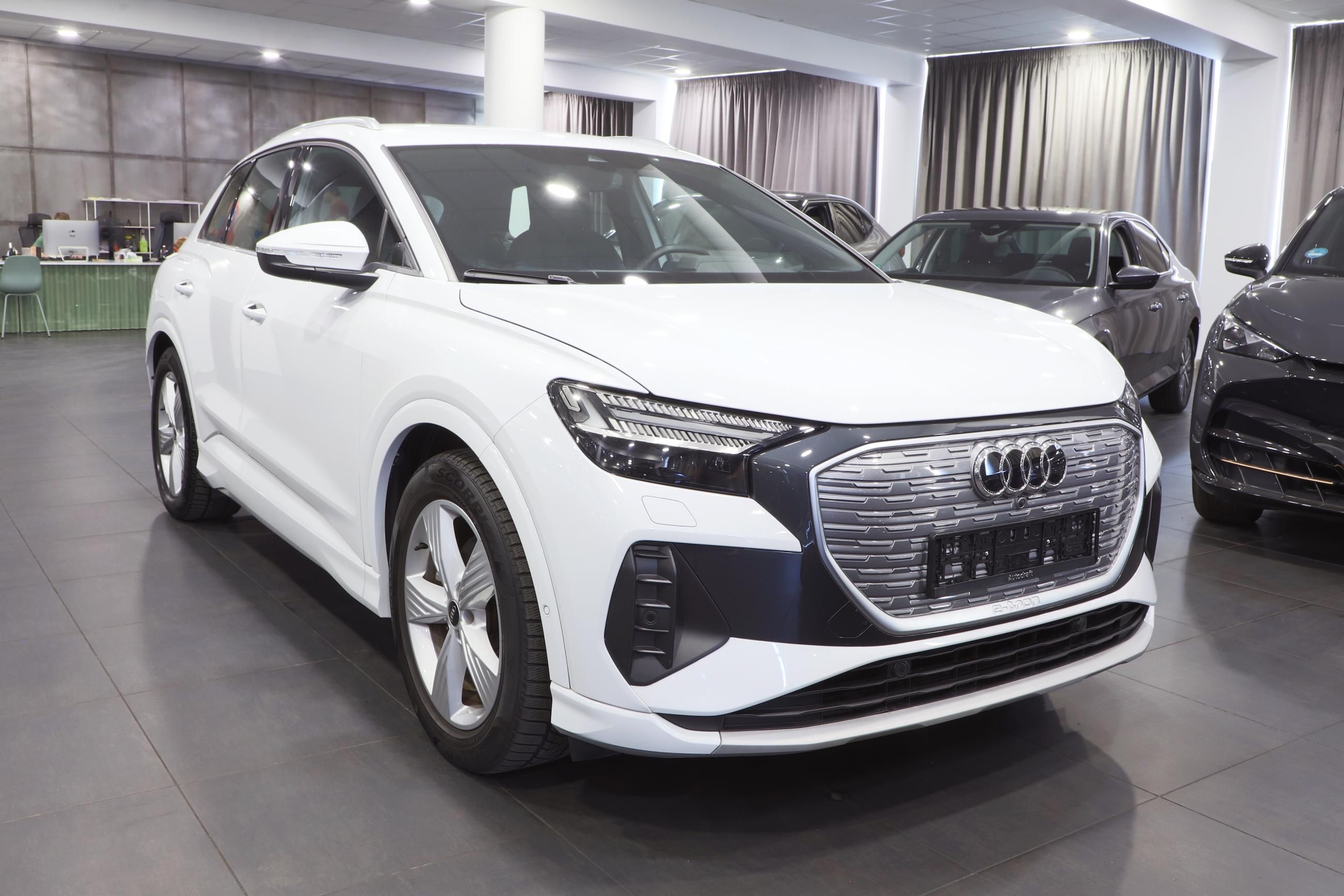 Audi Q4 e-tron, Q4 e-tron 35 128kW S-Line