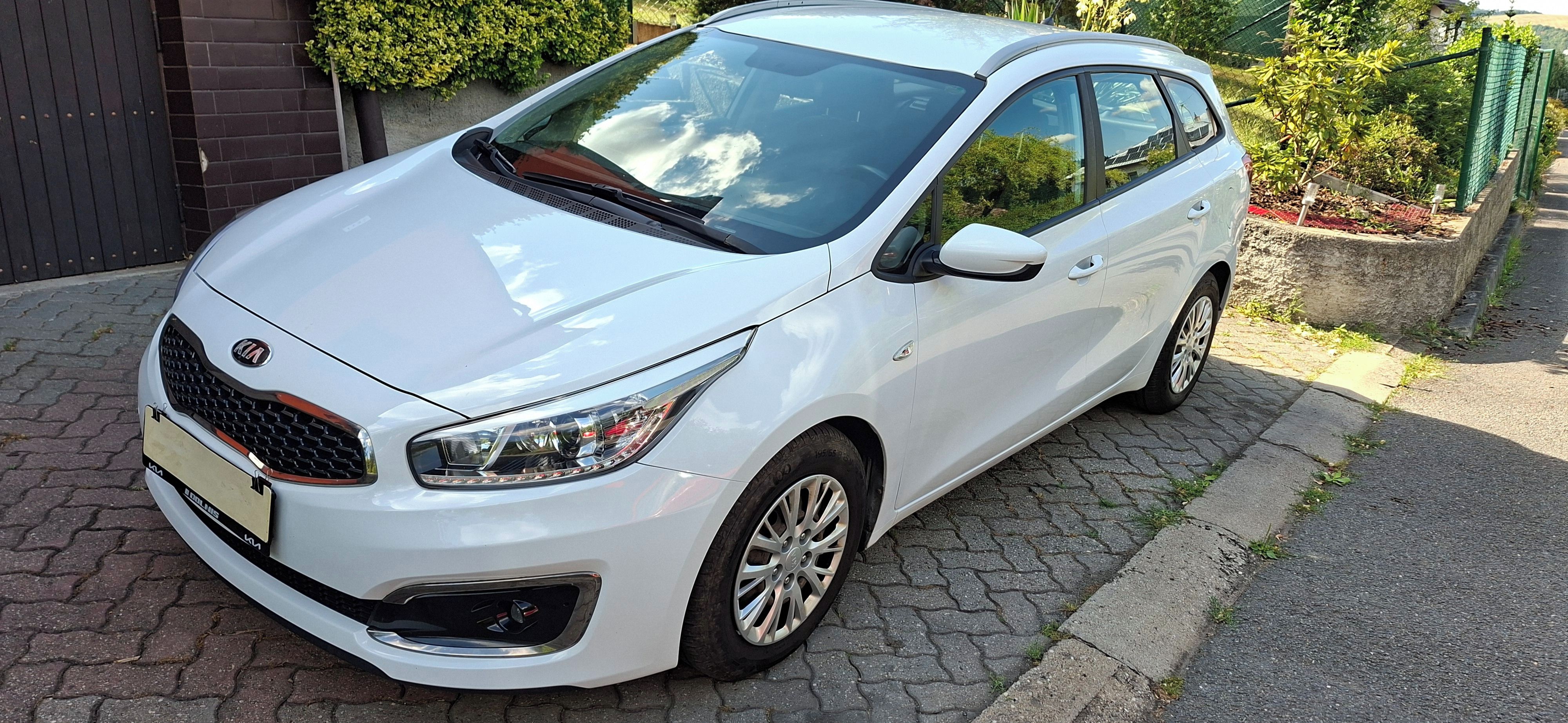 Kia Cee´d, 1,6 CRDI , ČR, 1.maj. serviska - fotka 3