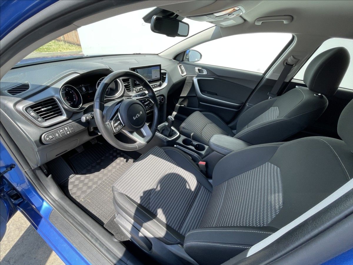 Kia Cee´d, 1,5 T-GDI Combi Top PDC  SW - fotka 5