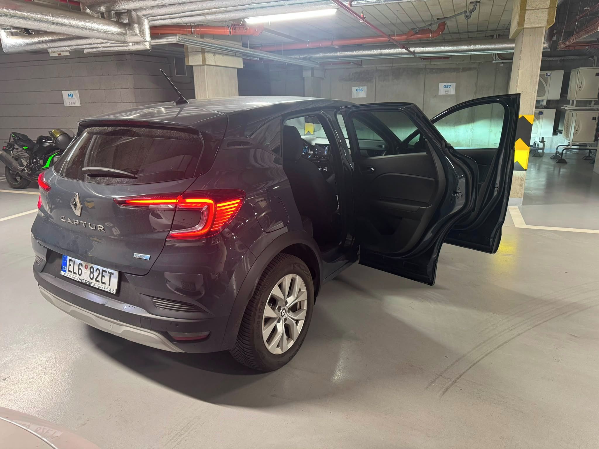 Renault Captur, Renault Captur 1.6 E-Tech 2022 - fotka 3