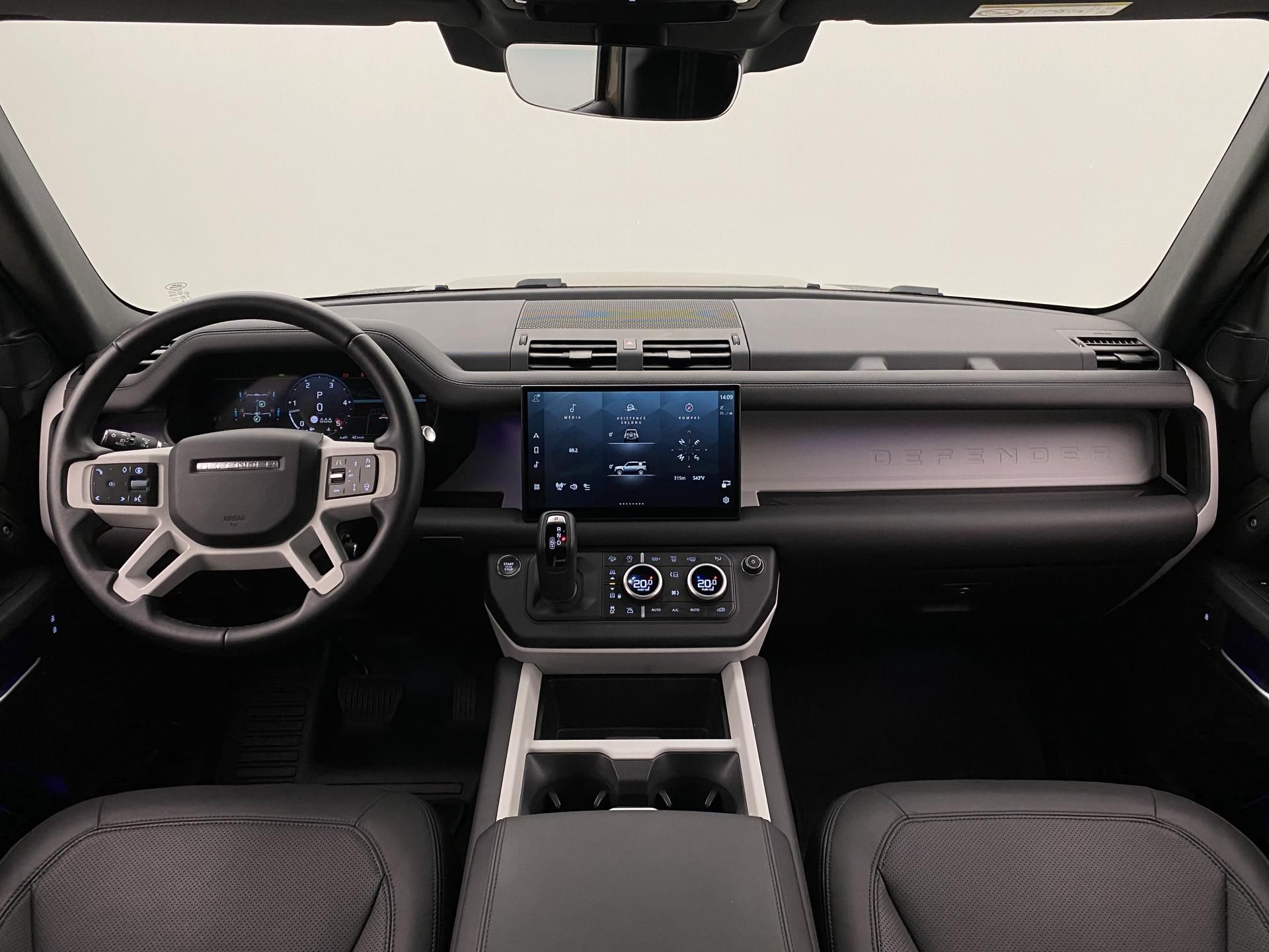 Land Rover Defender, D300 X-DYNAMIC HSE AWD AUT CZ - fotka 2