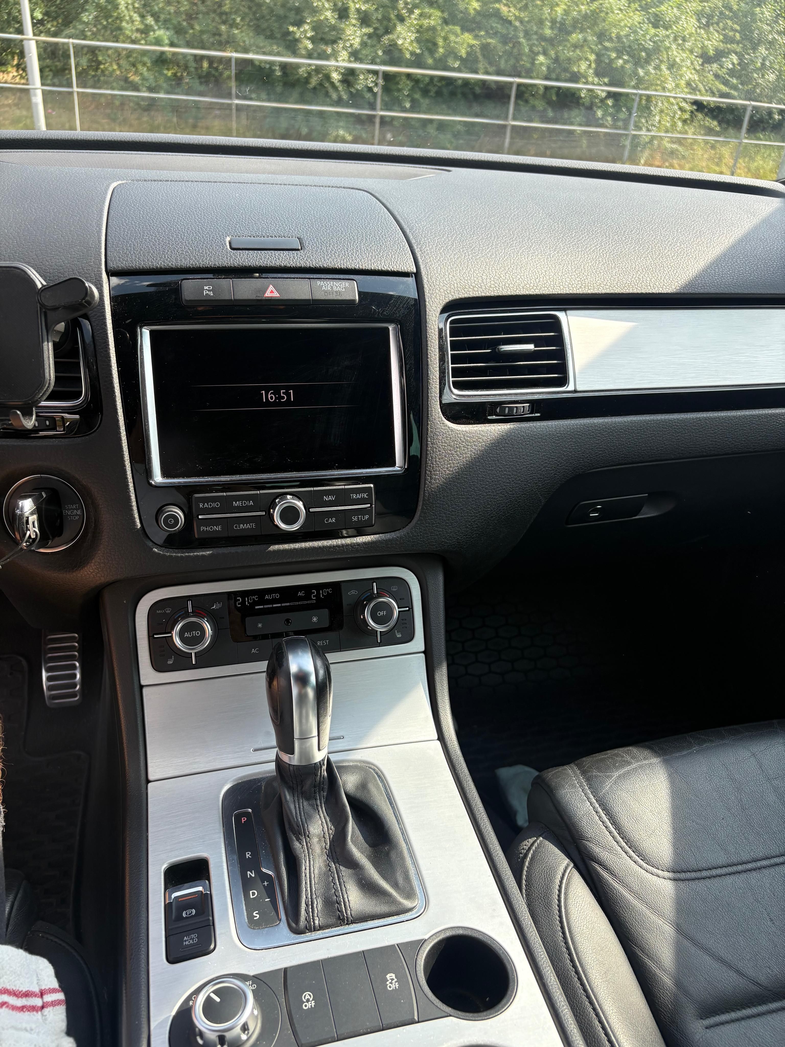 Volkswagen Touareg, 3.0 TDI V6,176KW, na pružinách - fotka 5