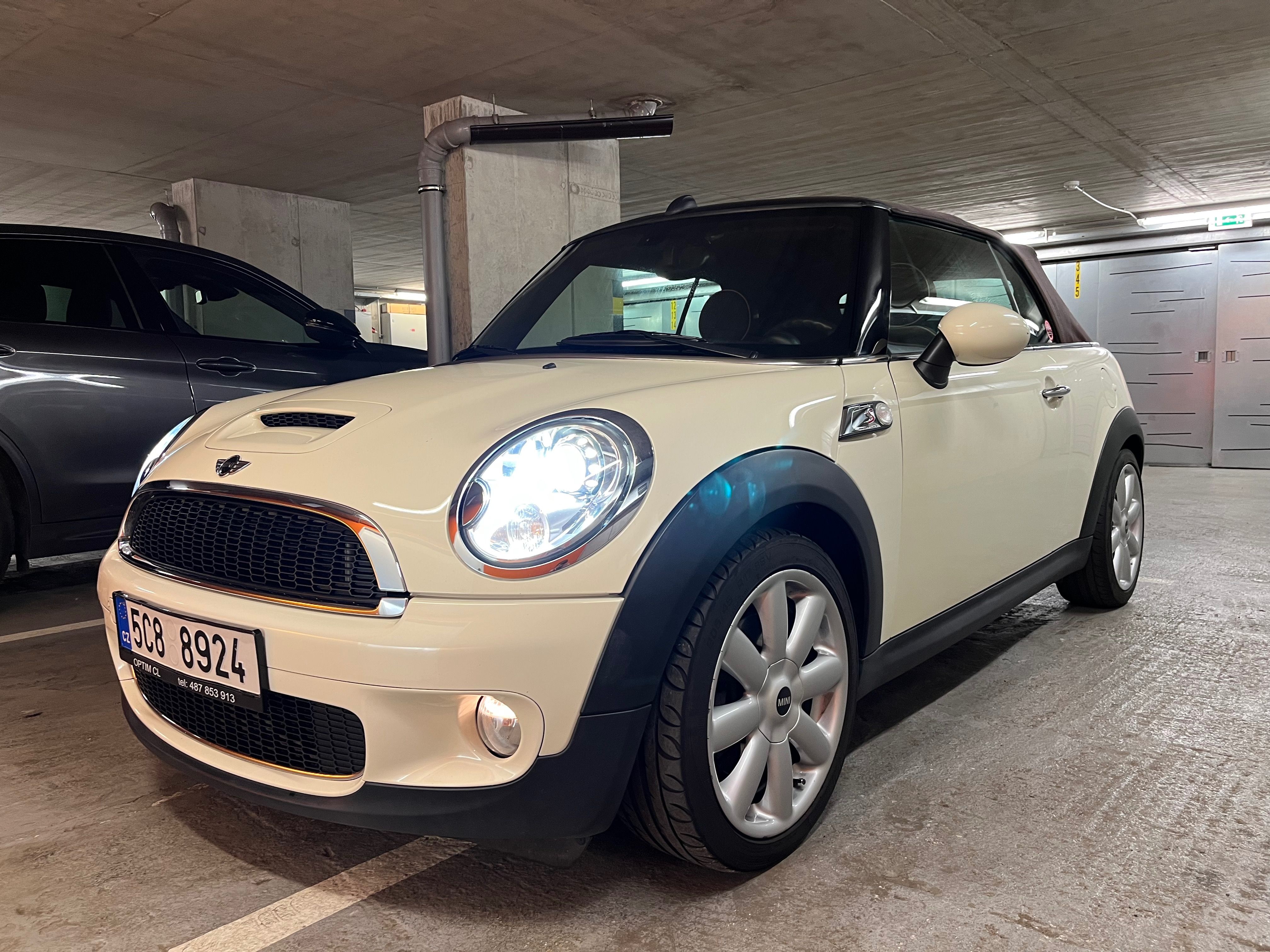 Mini Cooper S, MINI Cooper S Cabrio R57 - fotka 2