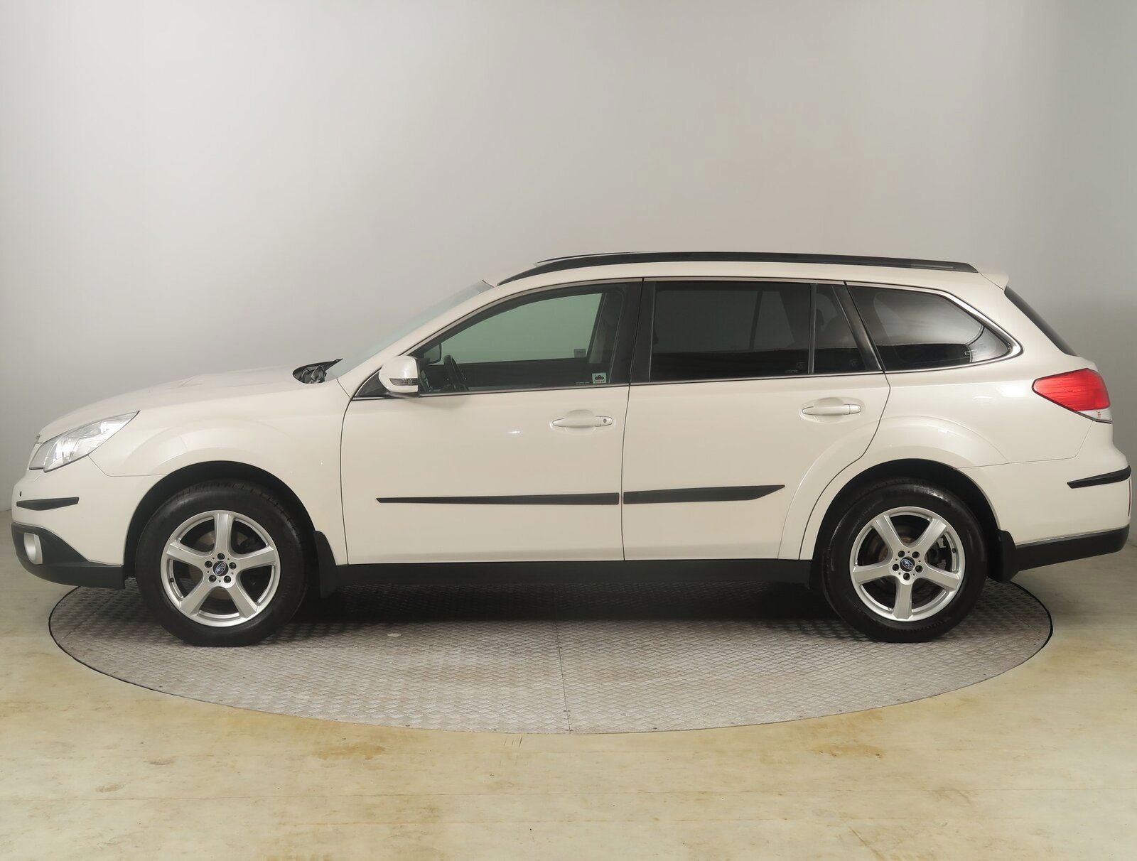 Subaru Outback, 2.0 D, 4X4, Xenony - fotka 3