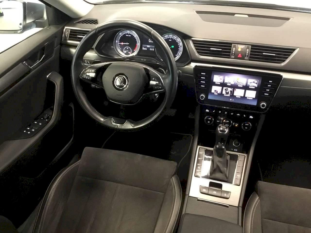 Škoda Superb, Combi Style Plus DSG 2.0 TDI 1 - fotka 5