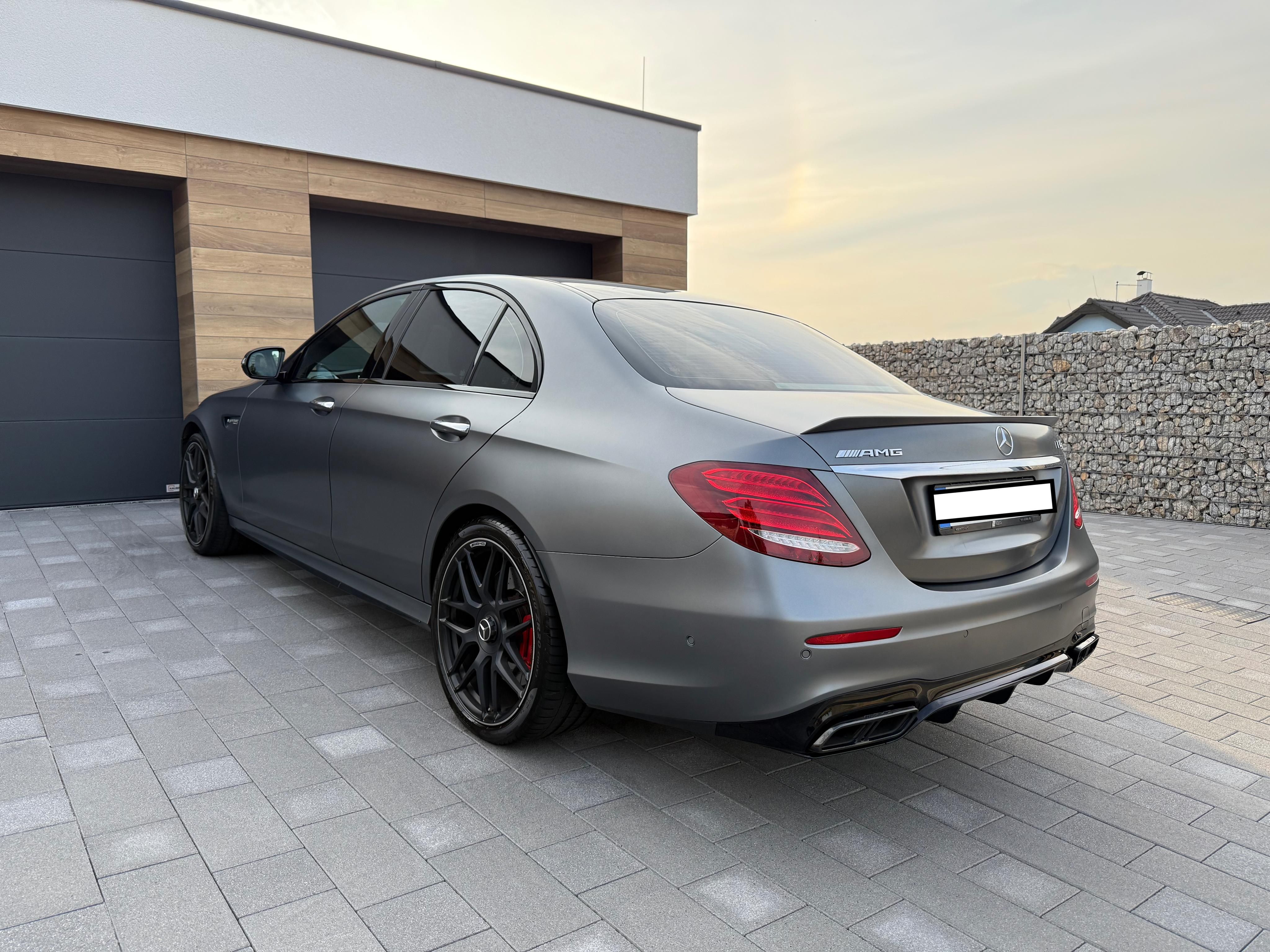 Mercedes-Benz Třídy E, AMG E63S 4MATIC+ Carbon-paket