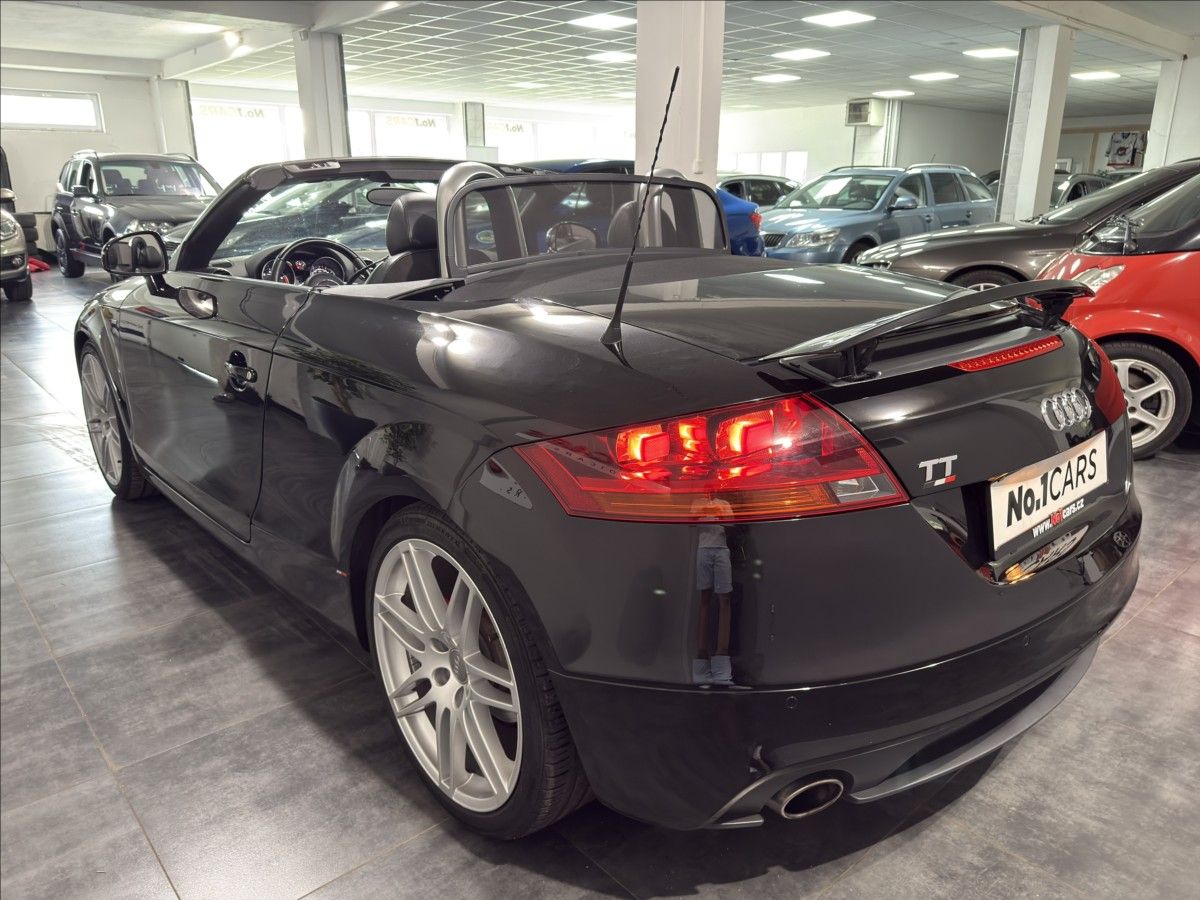 Audi TT, 2,0   T211HP FL 3xS-LINE TOP - fotka 4