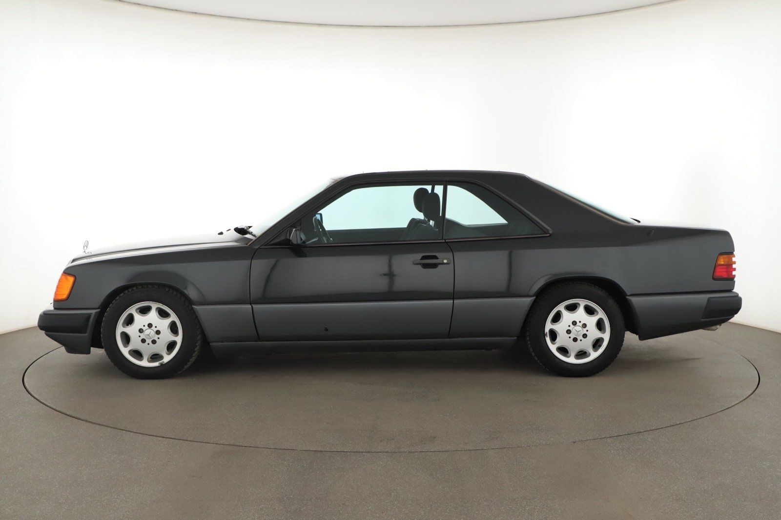 Mercedes-Benz Třídy E, 230 CE, Automat, ČR,1.maj - fotka 3