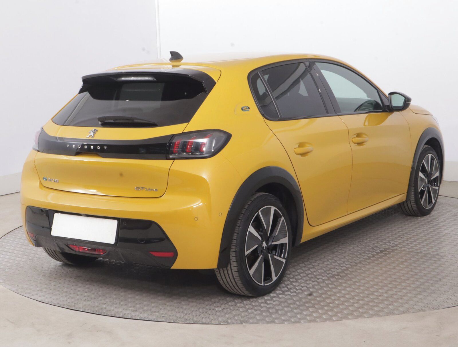 Peugeot 208, 50 kWh, SoH 87%, Automat - fotka 5