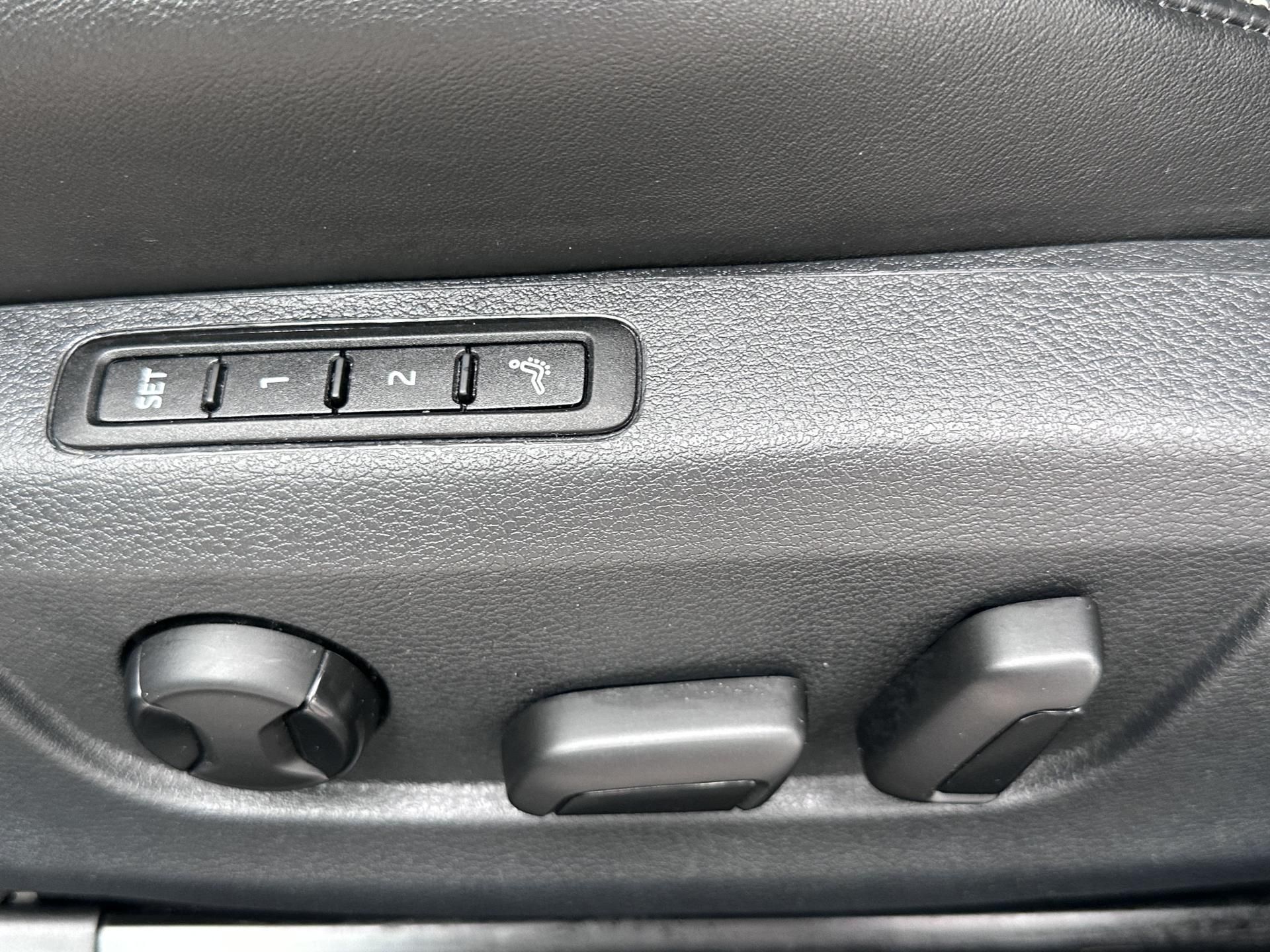 Škoda Superb, 2.0TDi L&K 4x4 DSG Blue Ocean - fotka 2