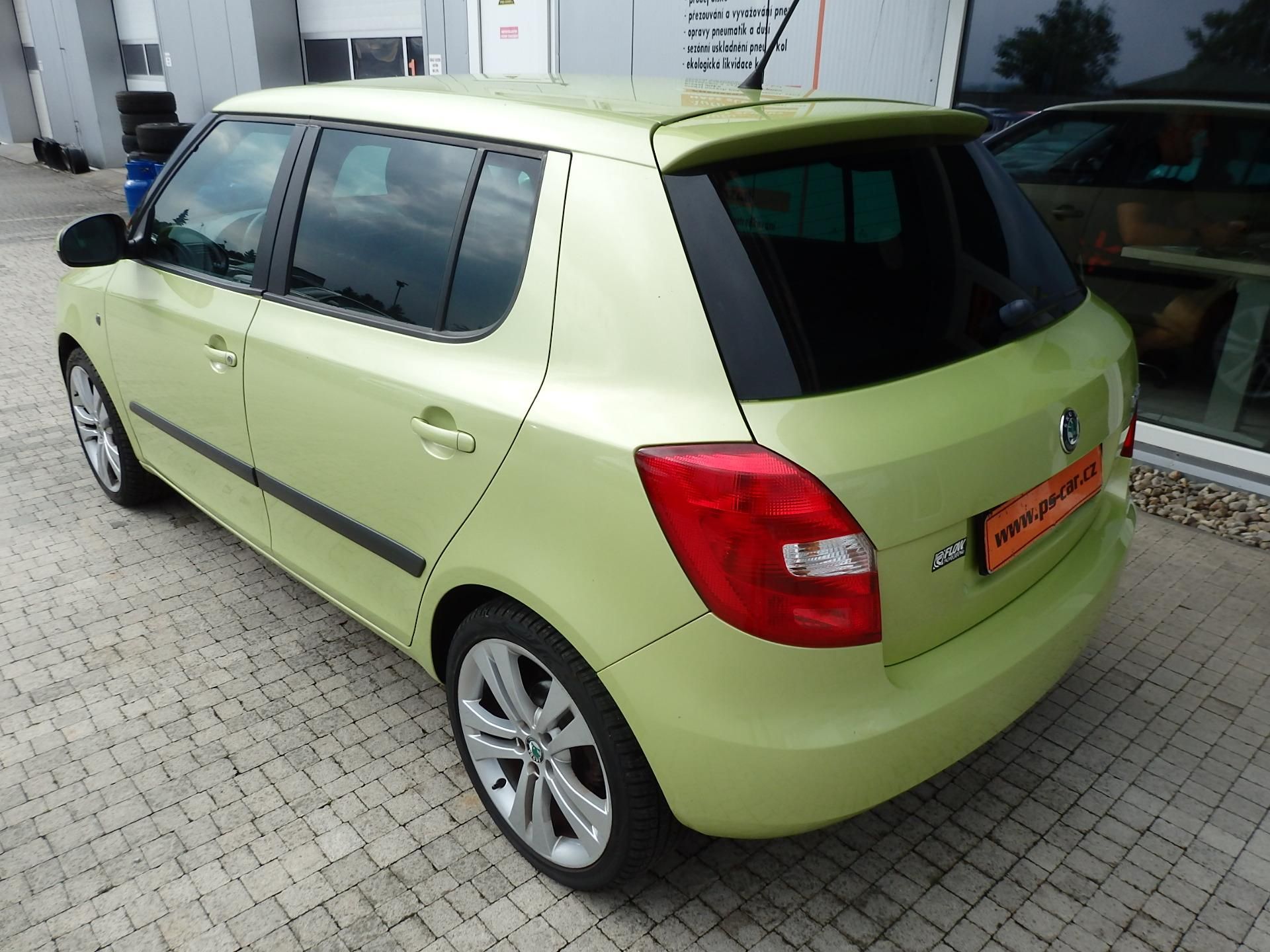 Škoda Fabia, 1.2 TSI 63 kW KLIMATIZACE - fotka 5