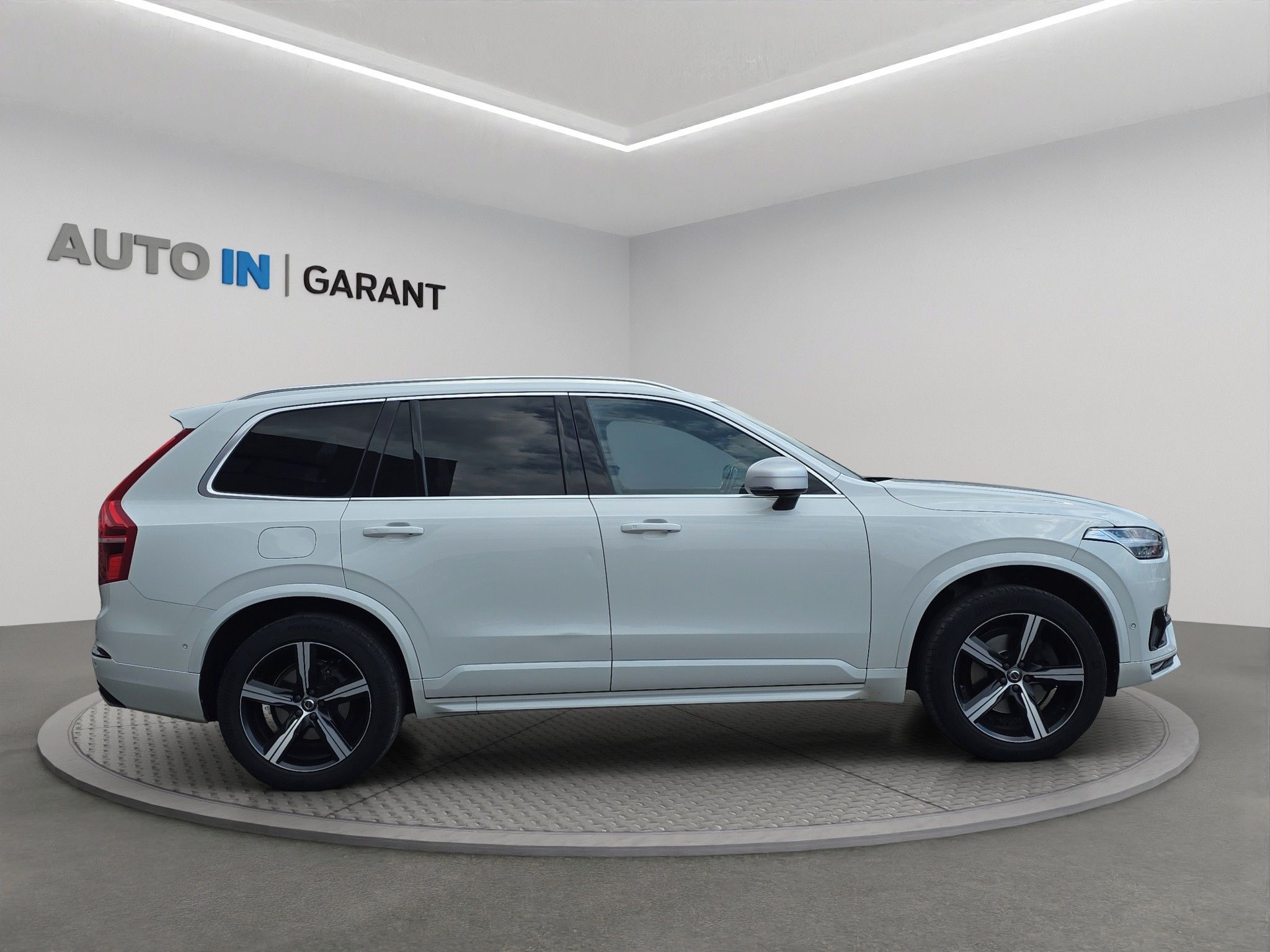 Volvo XC90, R Design D5 173kw 4x4, tažné, - fotka 4