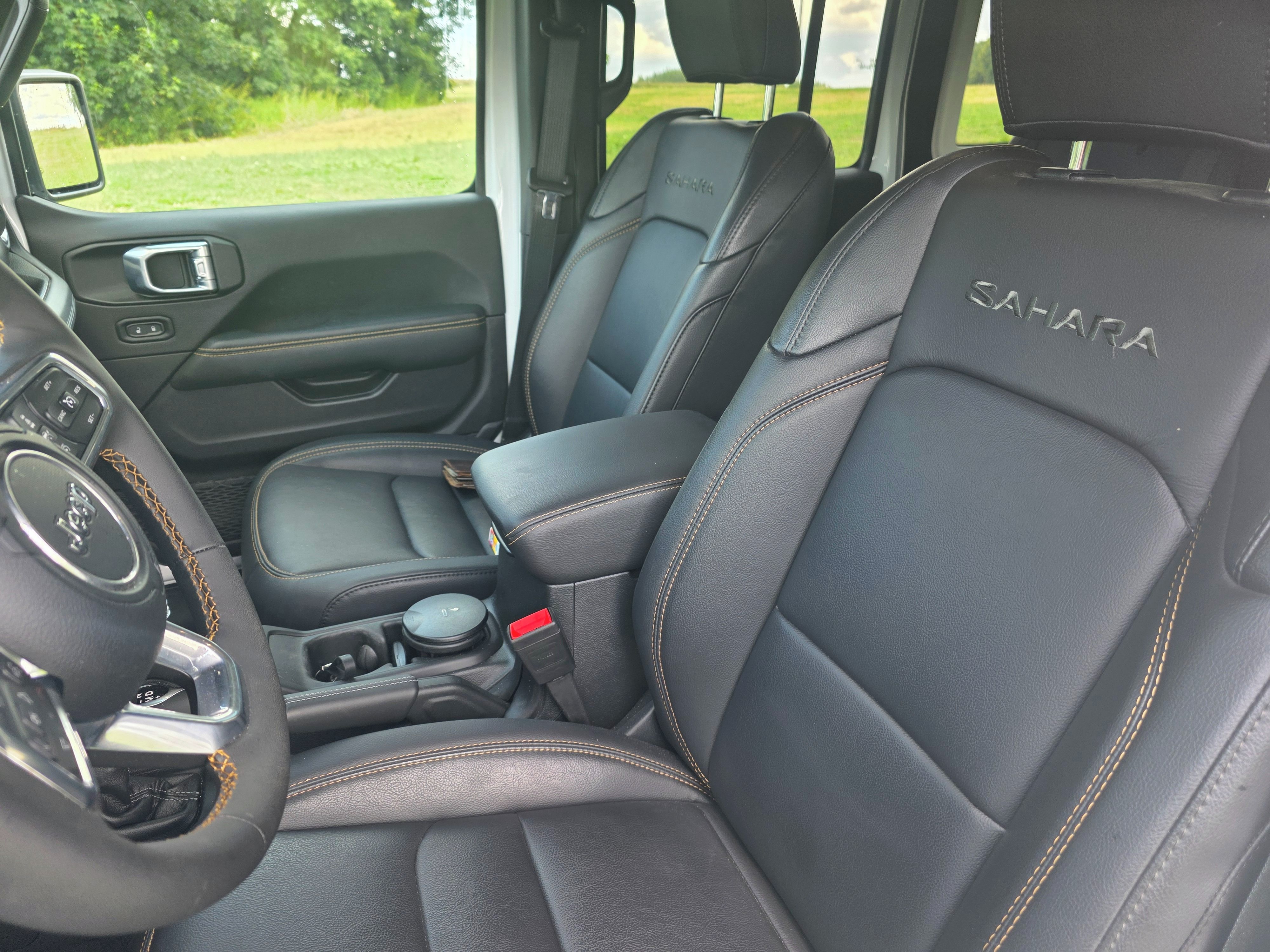 Jeep Wrangler, Sahara unlimited - bezvadný st - fotka 5