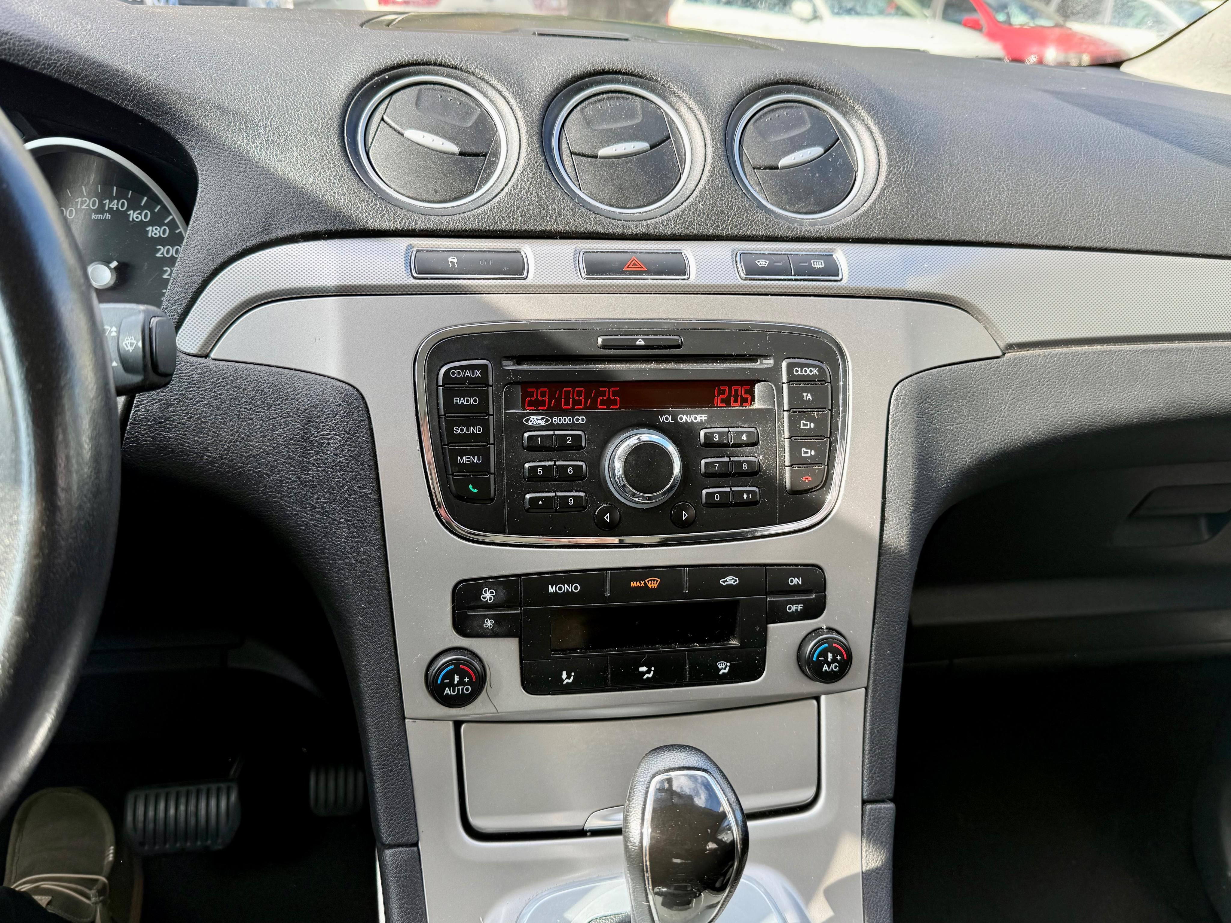 Ford S-MAX, Spolehlivé rodinné auto Ford - fotka 6