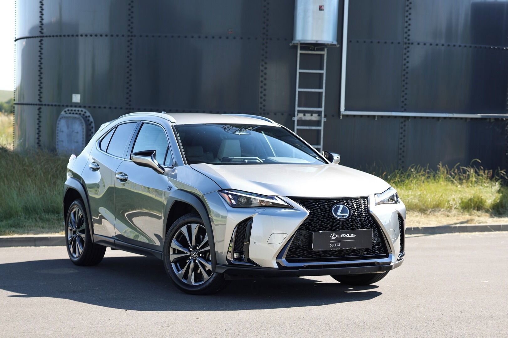 Lexus UX 300h, 300H 2,5 HEV F SPORT DESIGN - fotka 3