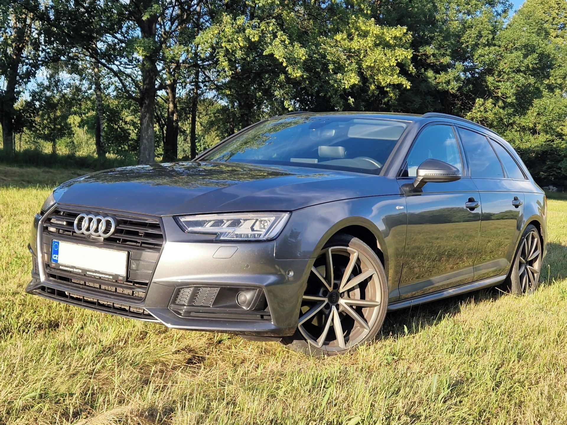 Audi A4 Avant, SLine,140kW,Quattro,MatrixLED
