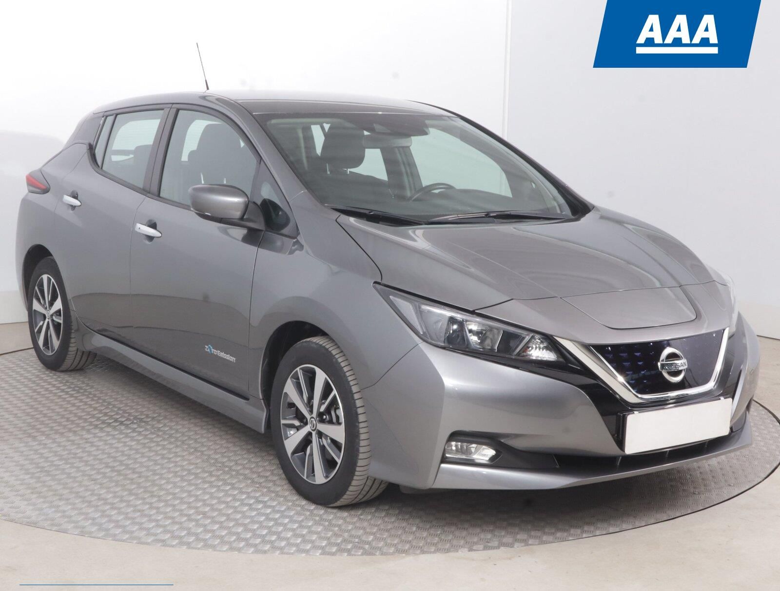 Nissan LEAF, 40 kWh, SoH 93%, Automat