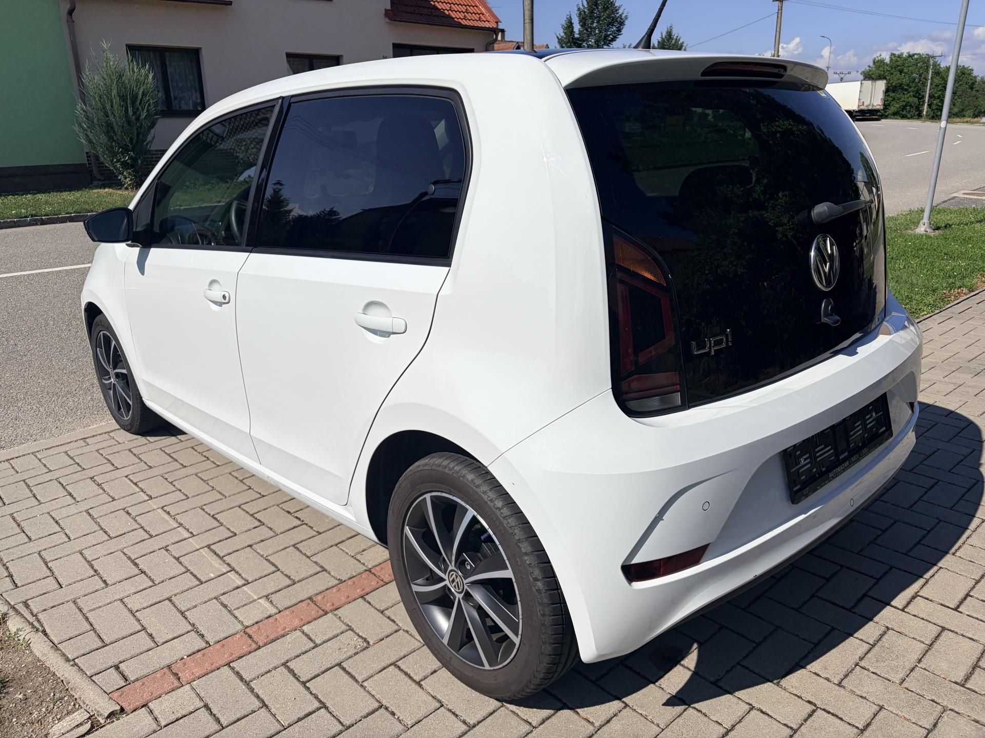 Volkswagen Up! - fotka 3