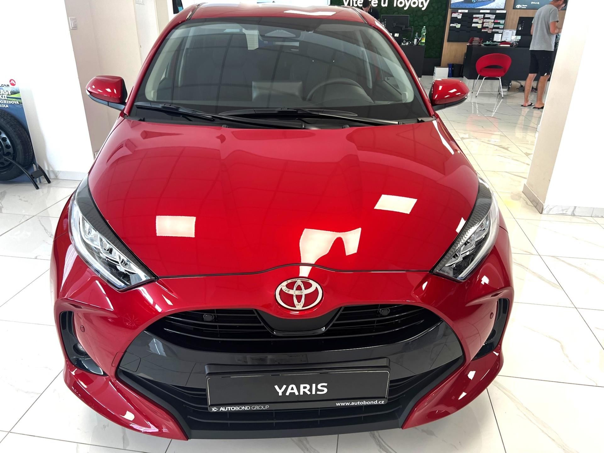 Toyota Yaris, 1,5 HEV STYLE + PAKET PROTECTI - fotka 2