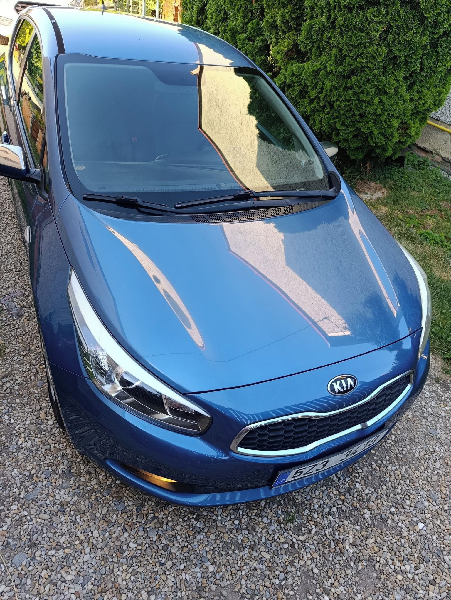 Kia Cee´d, Kia Cee´d 1.6 CRDi TOP Stav - fotka 3