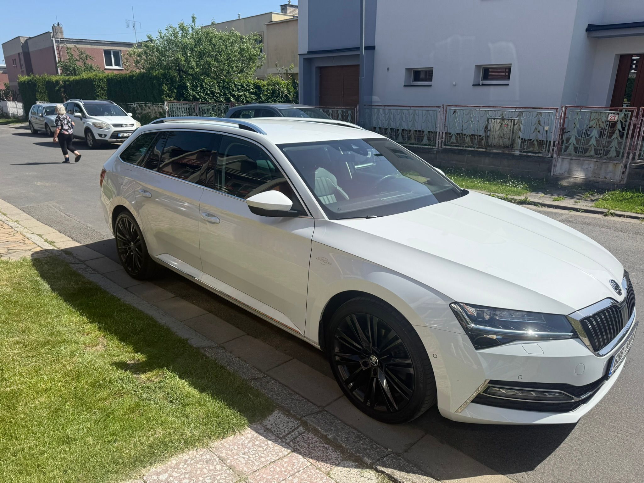 Škoda Superb, 2,0TDi 147kW 4x4 L&K ZARUKA TZ - fotka 3