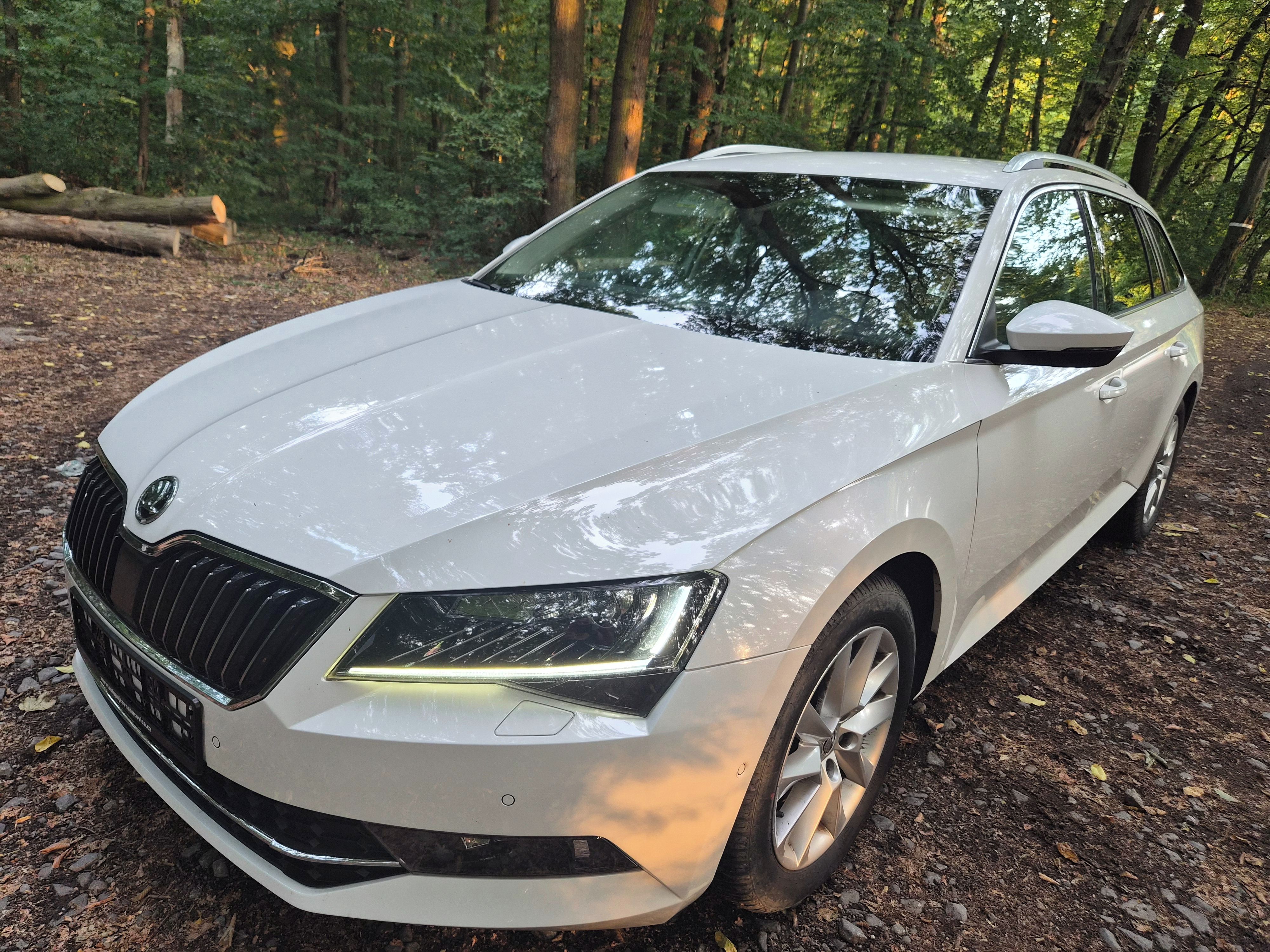 Škoda Superb, 4x4 Combi 110kw,kamera,navi.